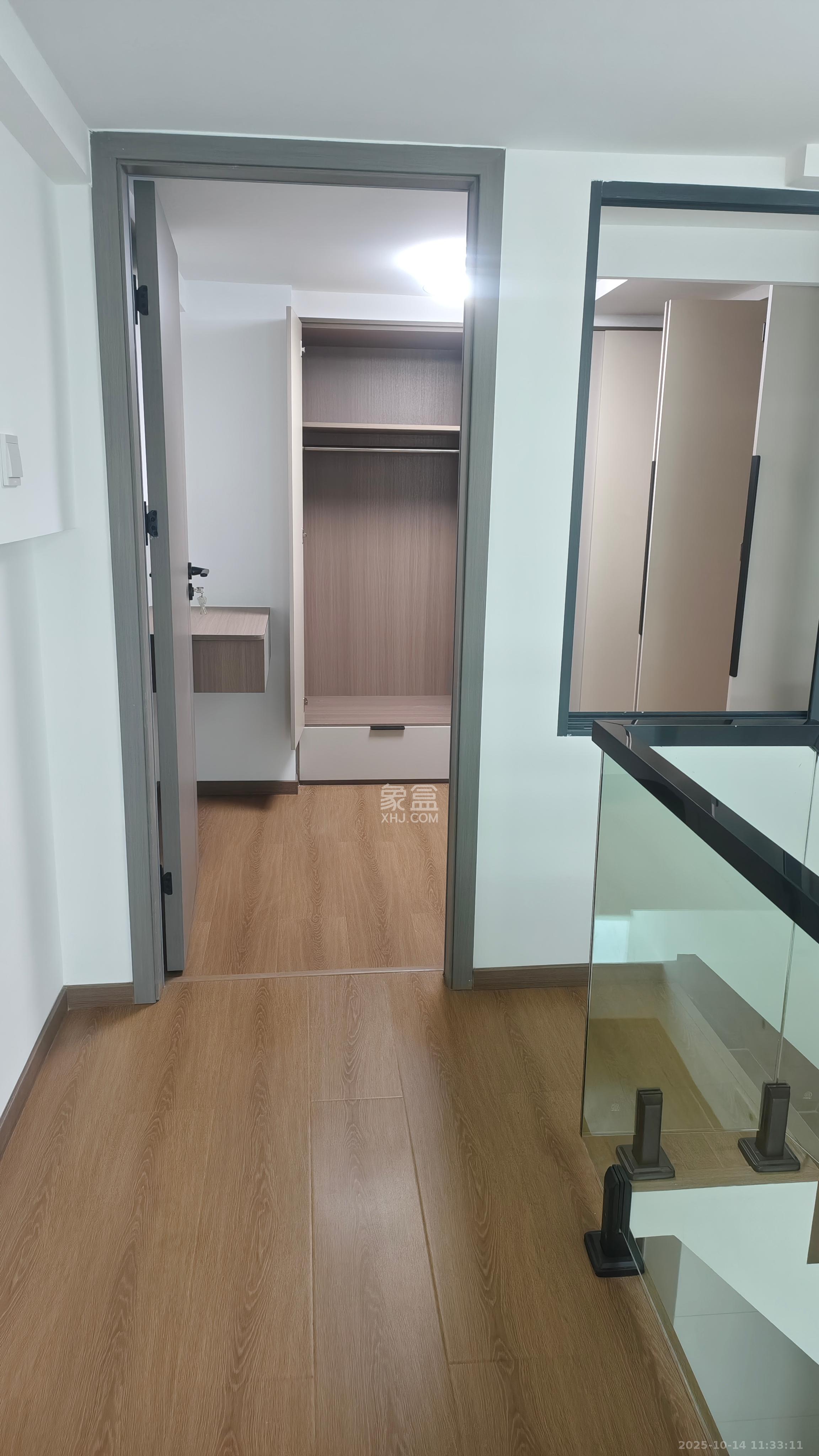 绿地商务广场  2室1厅1卫    1800.0元/月室内图