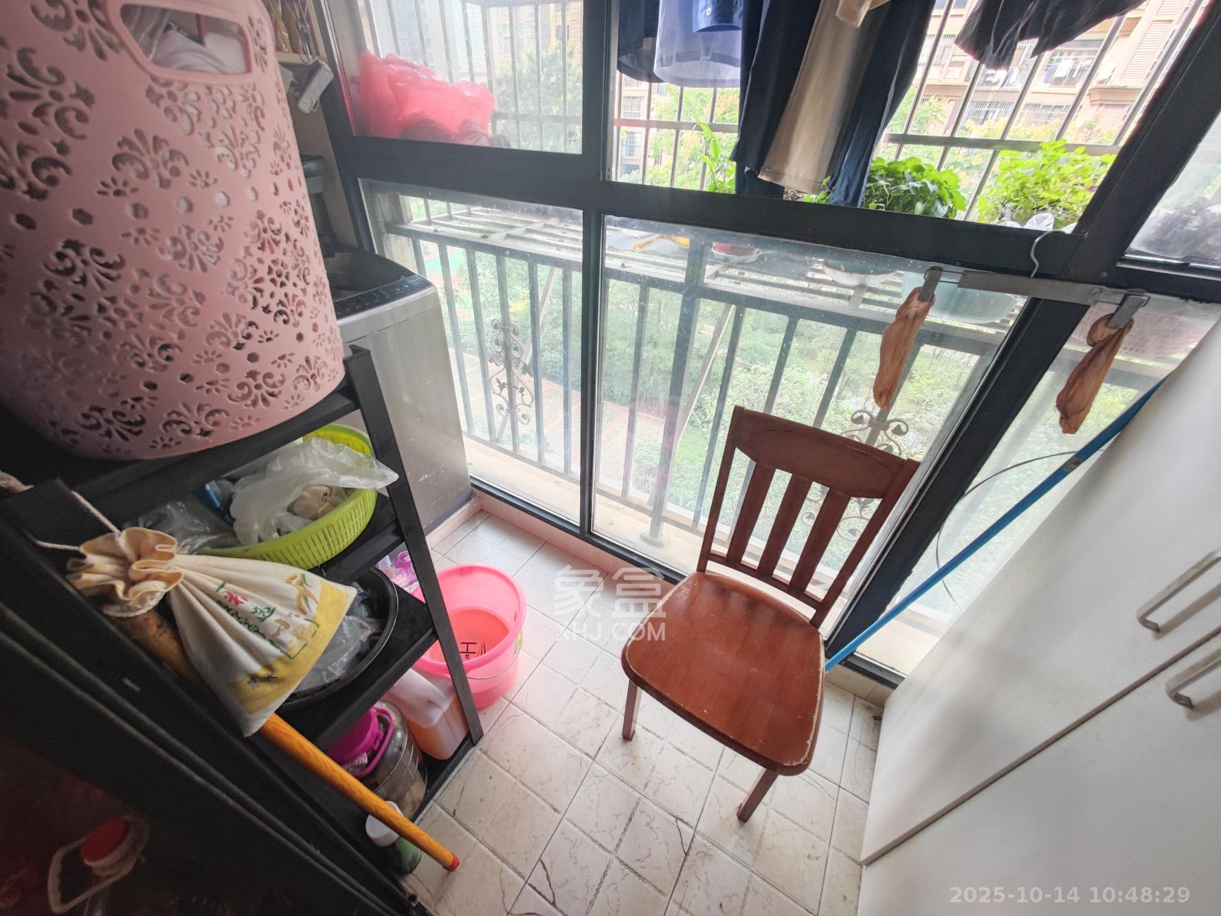 泰禹云开壹品 4室2厅2卫 136.0万 泰禹云开壹品 4室2厅2卫 136.0万阳台