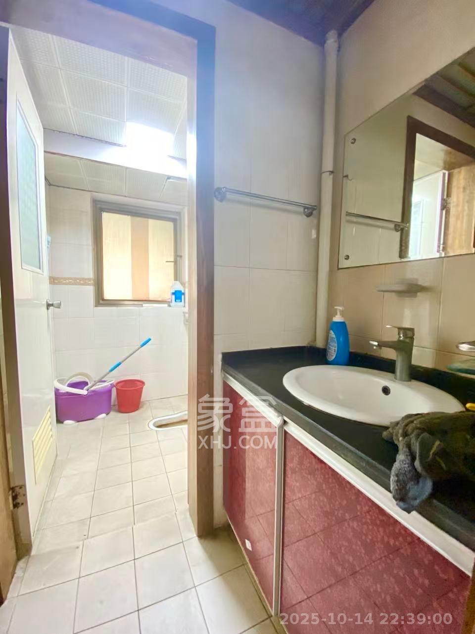 雅雀湖小区  3室2厅2卫    2200.0元/月 雅雀湖小区  3室2厅2卫    2200.0元/月室内图