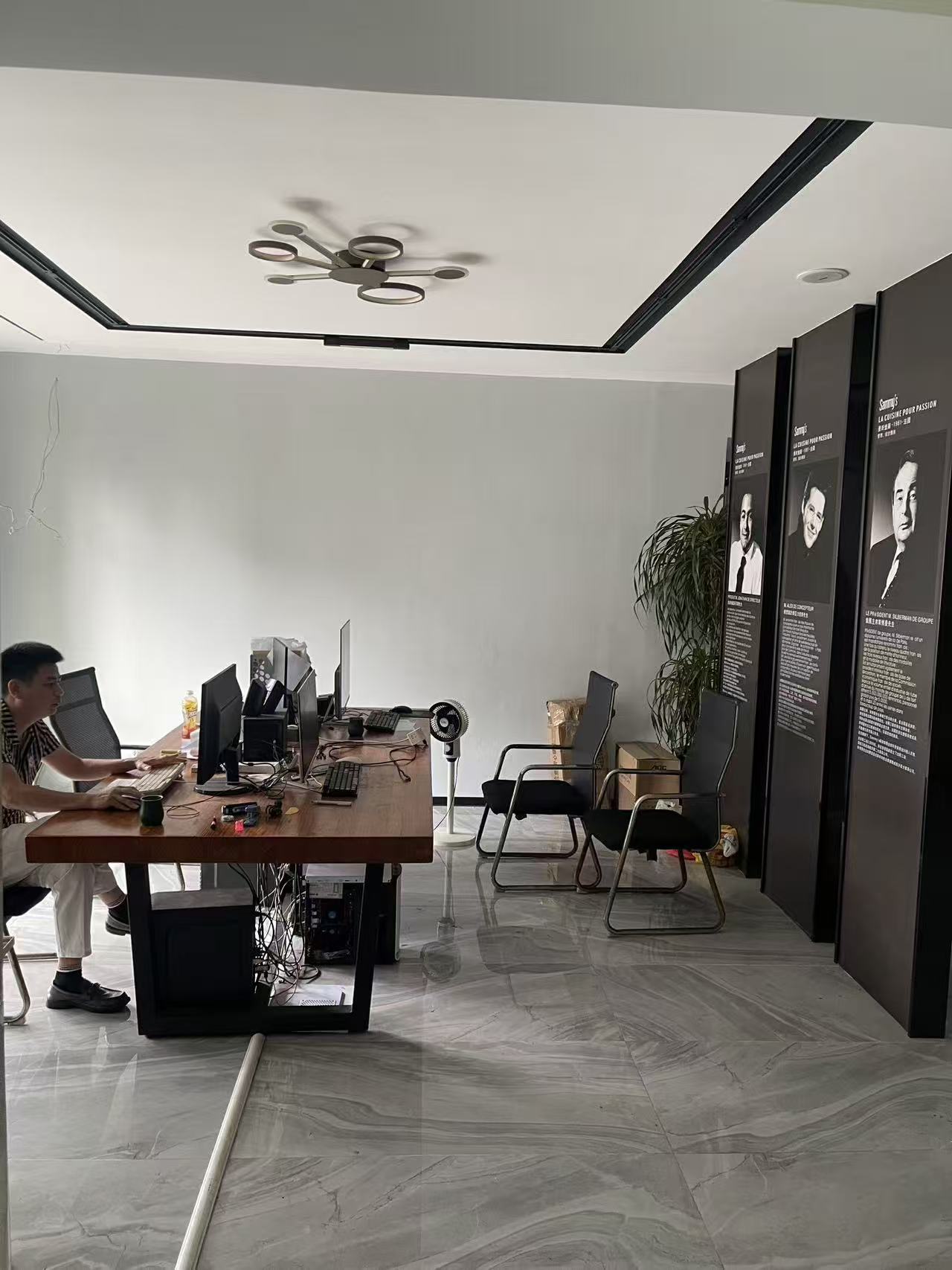 中平广场  3室1厅1卫    3500.0元/月 中平广场  3室1厅1卫    3500.0元/月室内图