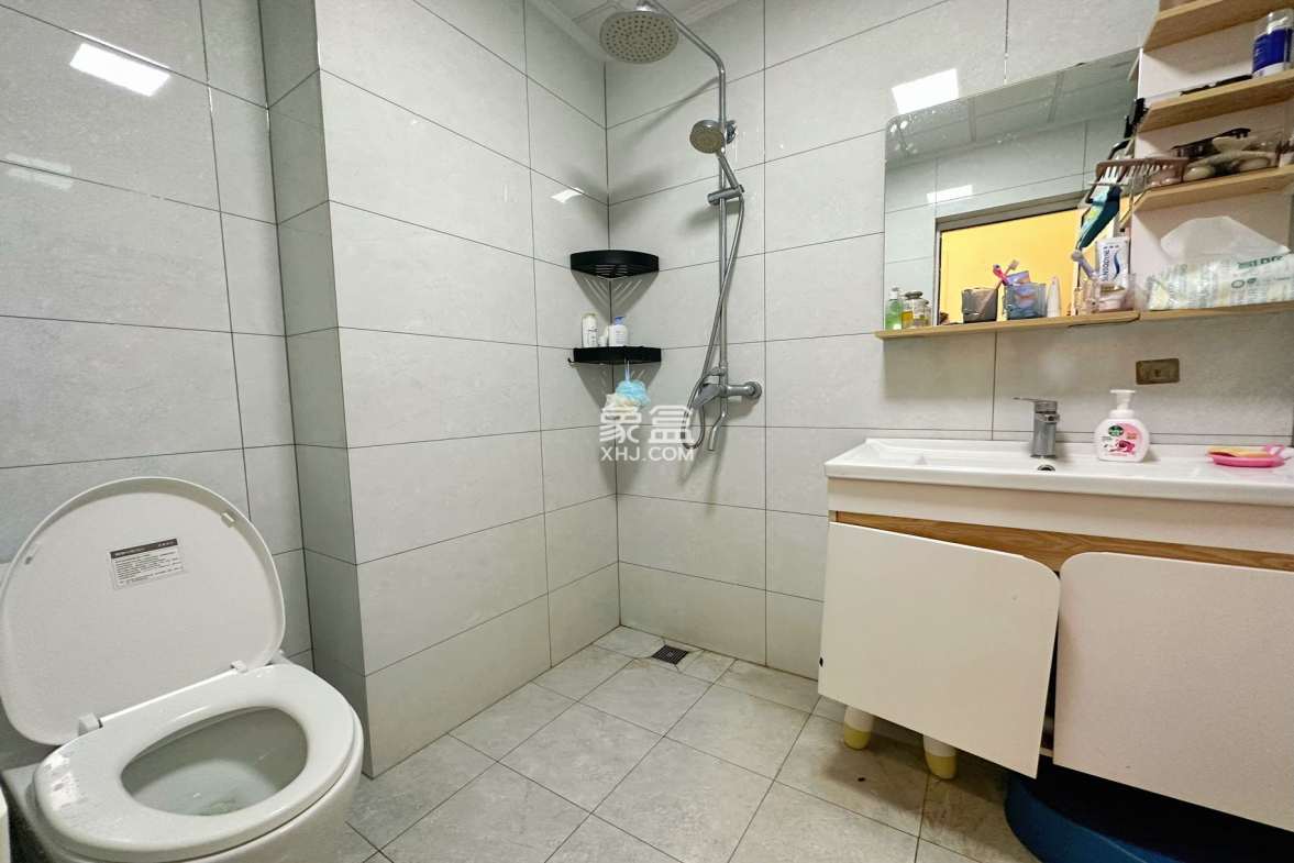 海航豪庭南苑  3室2厅2卫    6000.0元/月 海航豪庭南苑  3室2厅2卫    6000.0元/月室内图