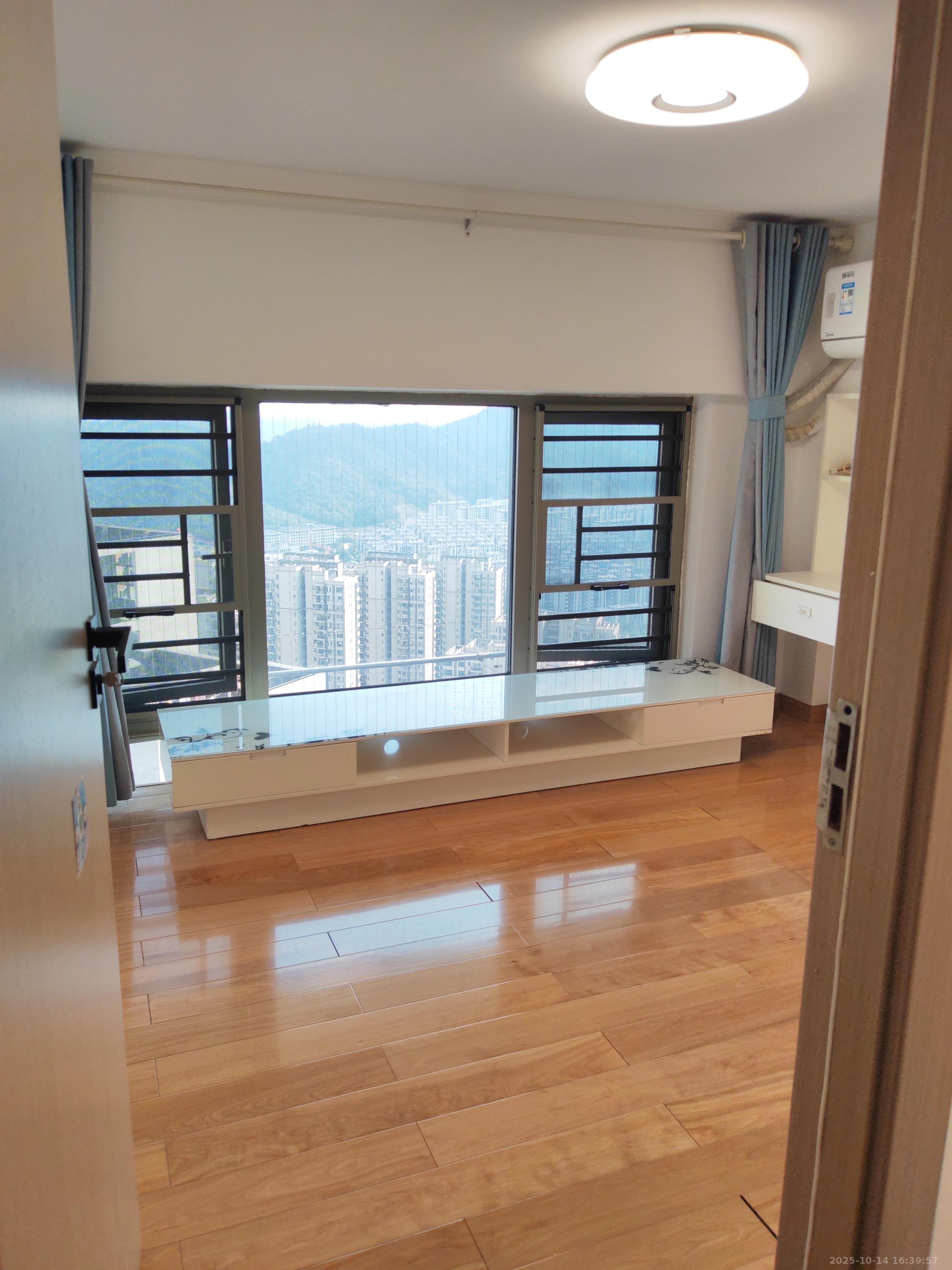 梅溪湖金茂湾  1室1厅1卫    2800.0元/月 梅溪湖金茂湾  1室1厅1卫    2800.0元/月室内图1