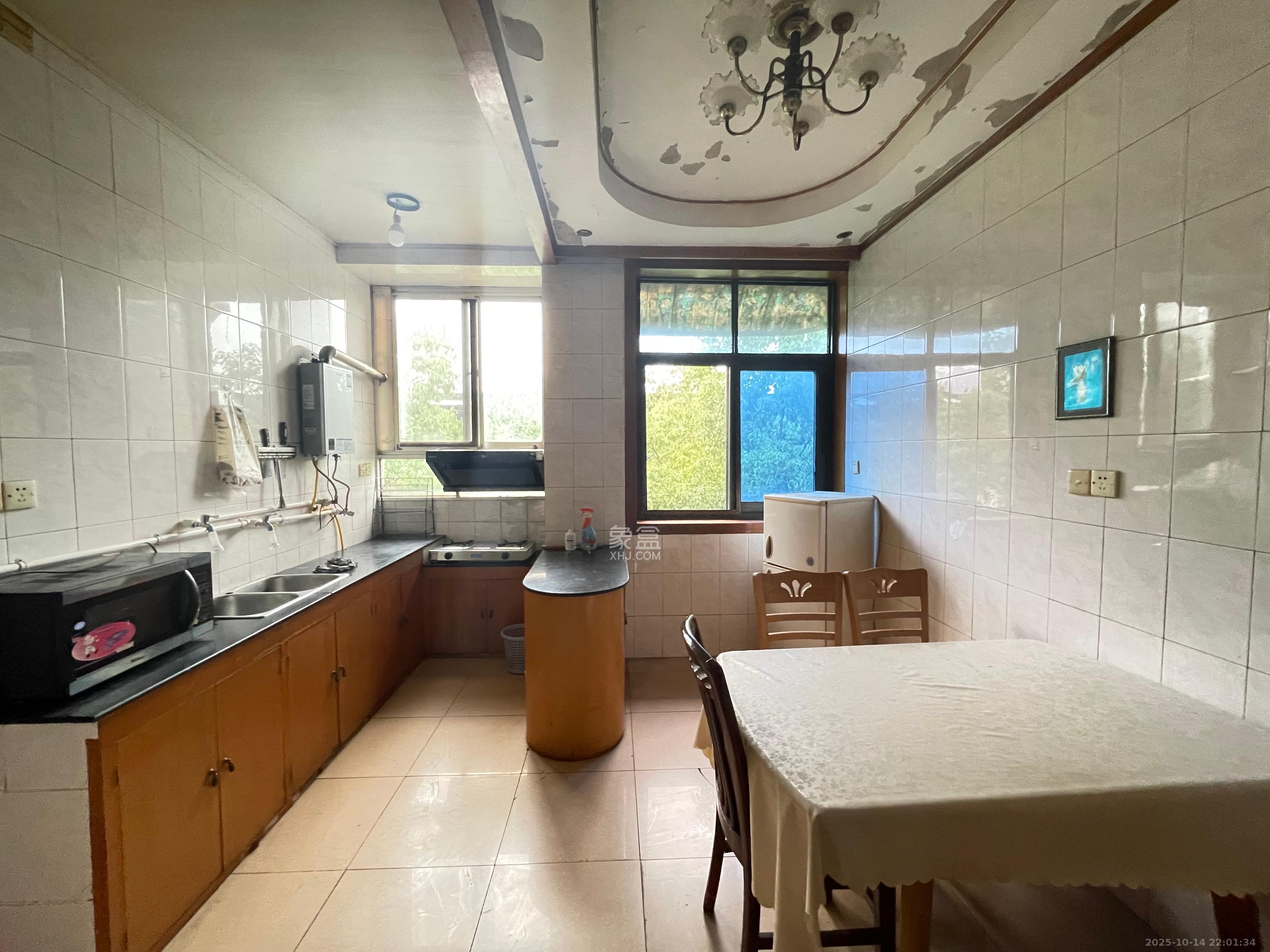 中建五局信和苑二区  2室1厅1卫    1100.0元/月室内图