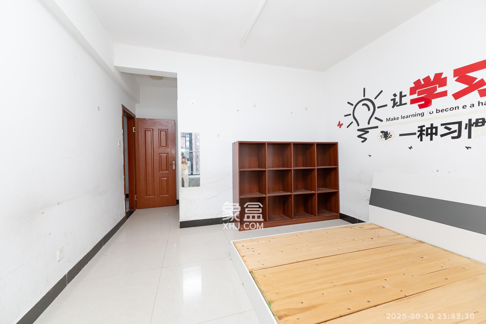 珠江东方明珠(新地东方明珠)三期  4室2厅2卫    1500.0元/月 珠江东方明珠(新地东方明珠)三期  4室2厅2卫    1500.0元/月室内图