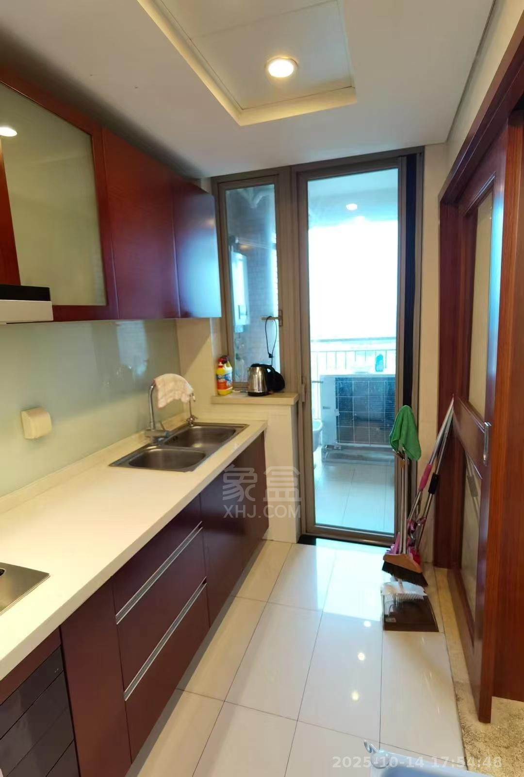 晋合湘水湾一期  2室2厅2卫    2200.0元/月室内图