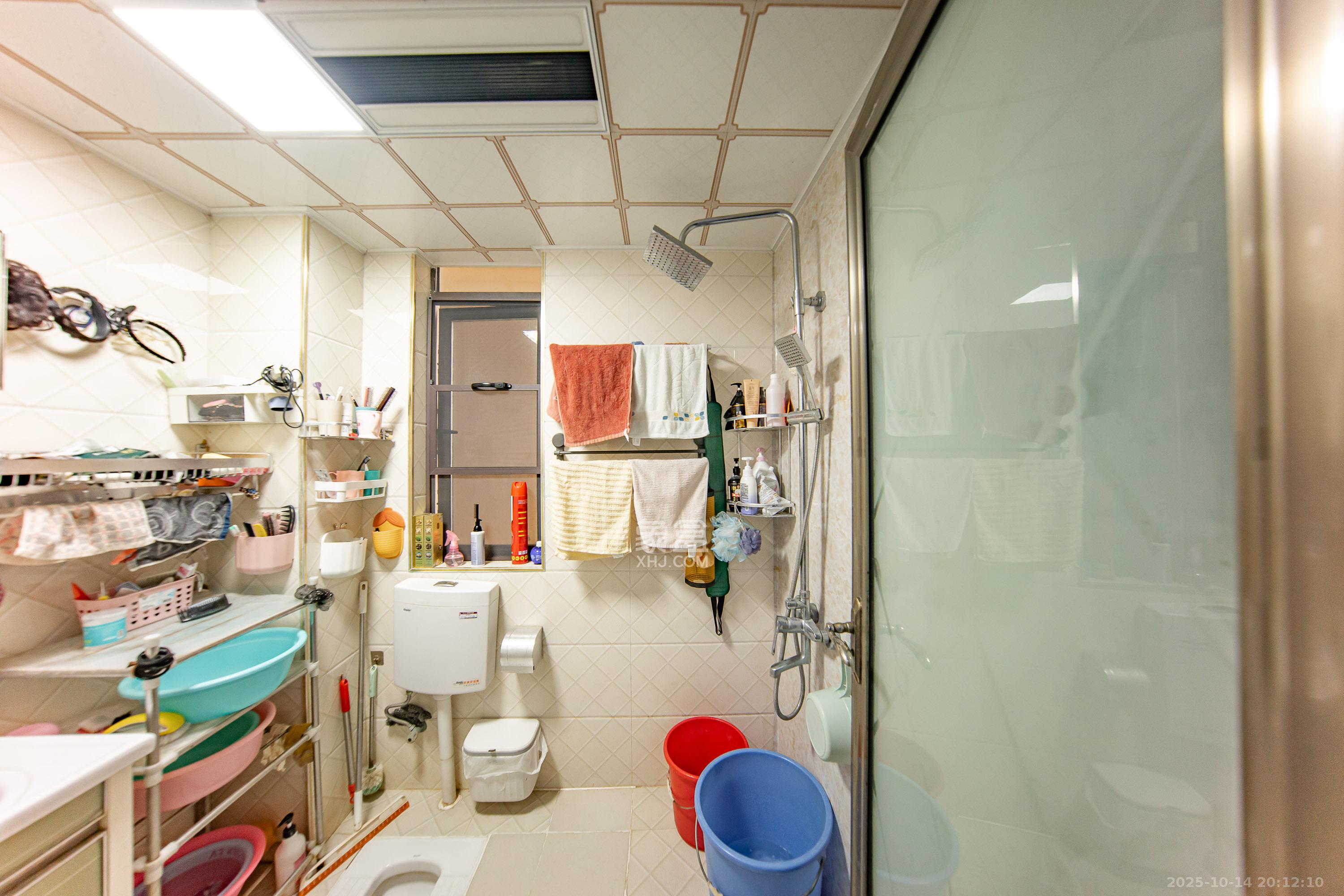 卓越麓山别墅（麓山峰境产权麓山花苑）  3室2厅2卫    70.88万卫生间