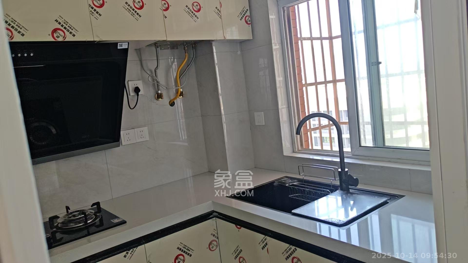 凯富南方鑫城  3室2厅2卫    2600.0元/月 凯富南方鑫城  3室2厅2卫    2600.0元/月室内图