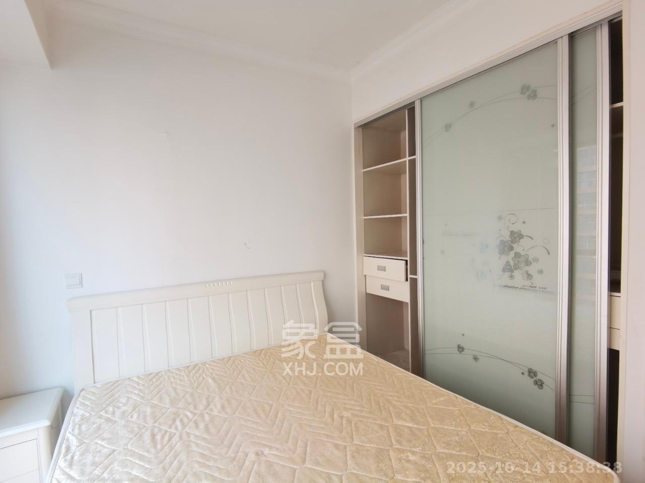 金领家族  1室1厅1卫    1380.0元/月 金领家族  1室1厅1卫    1380.0元/月室内图