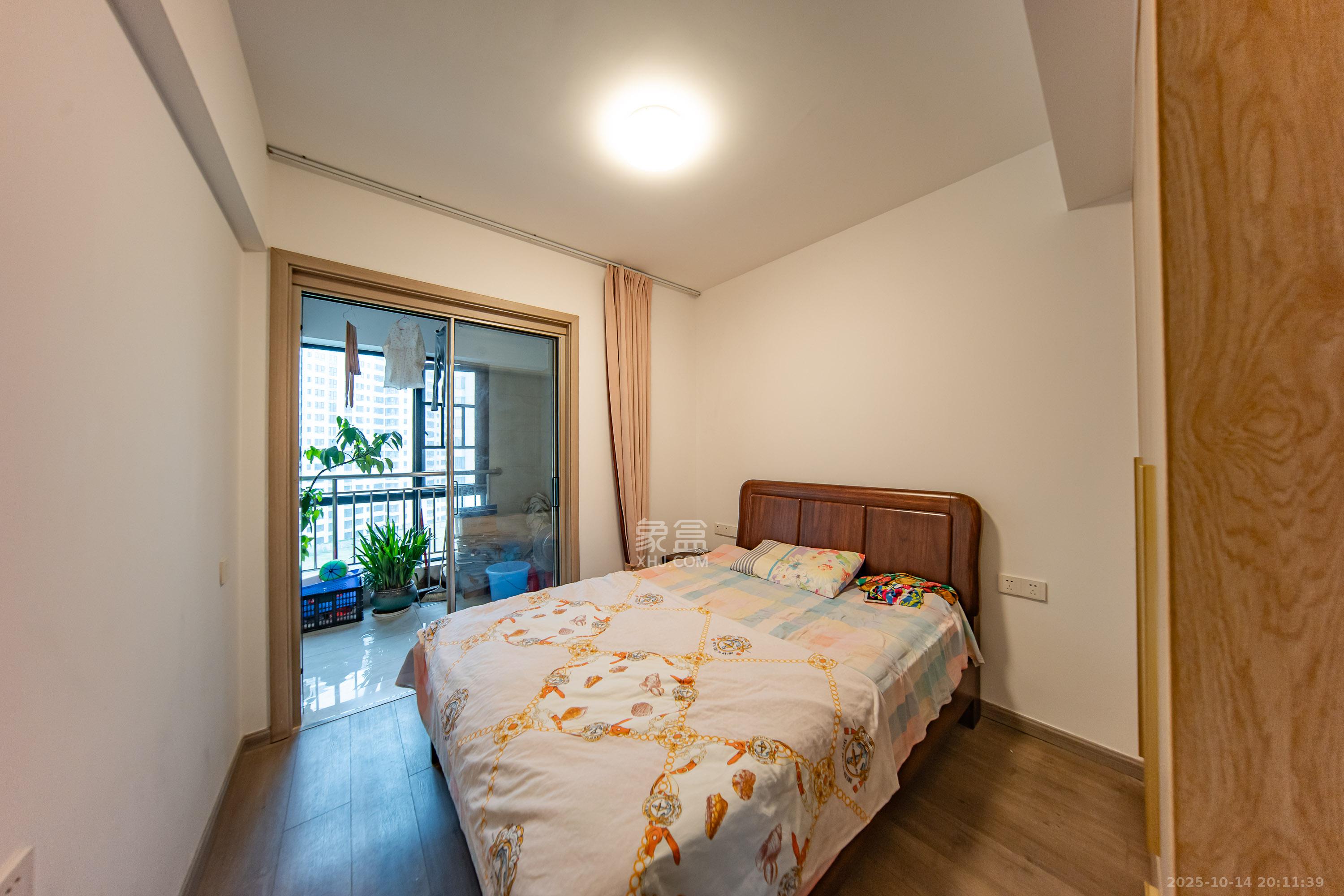 建投象山国际  4室2厅2卫    185.0万卧室