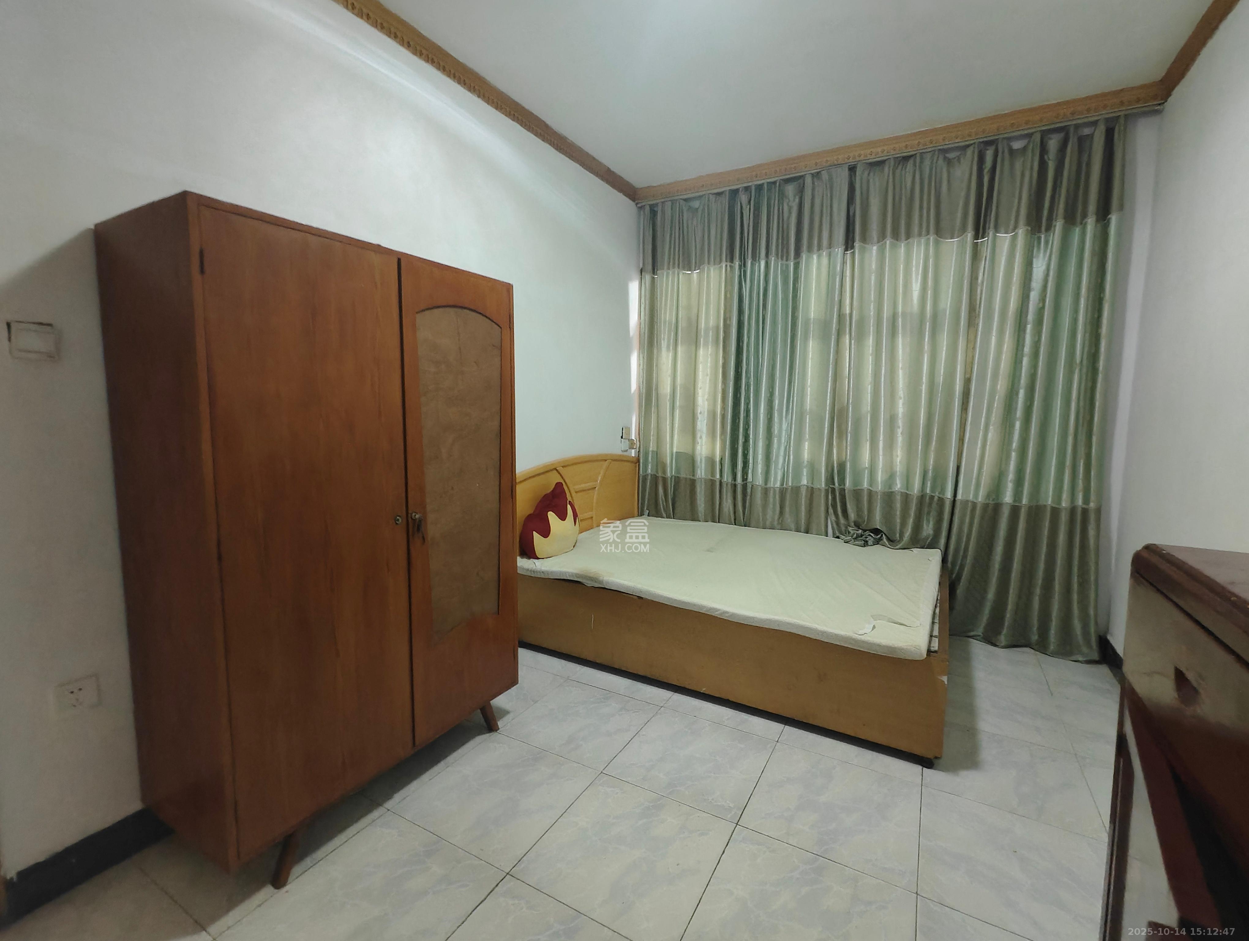 向韶村 2室2厅1卫 1300.0元/月 向韶村 2室2厅1卫 1300.0元/月室内图