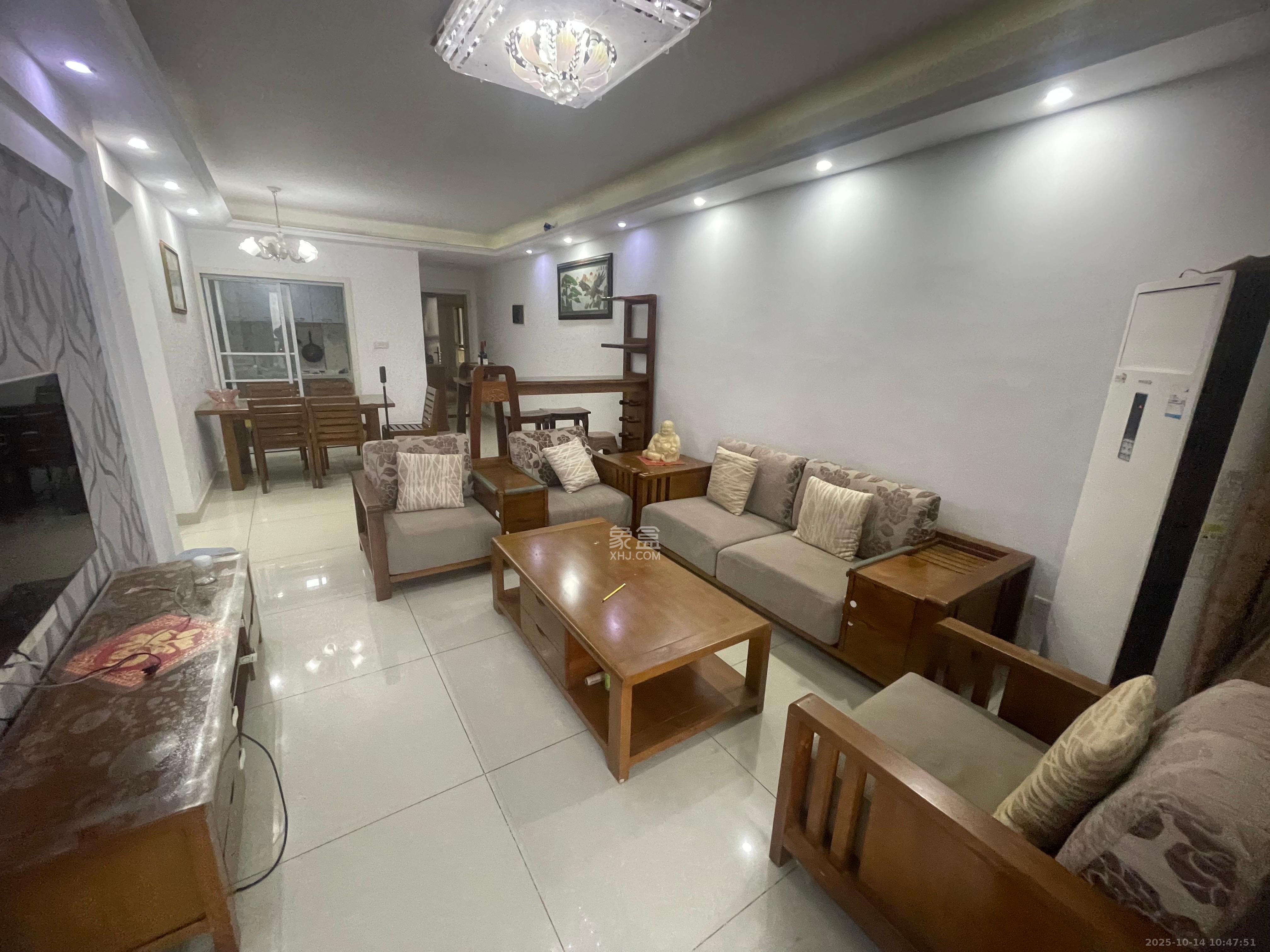 保利麓谷林语C区  3室2厅2卫    2700.0元/月 保利麓谷林语C区  3室2厅2卫    2700.0元/月室内图