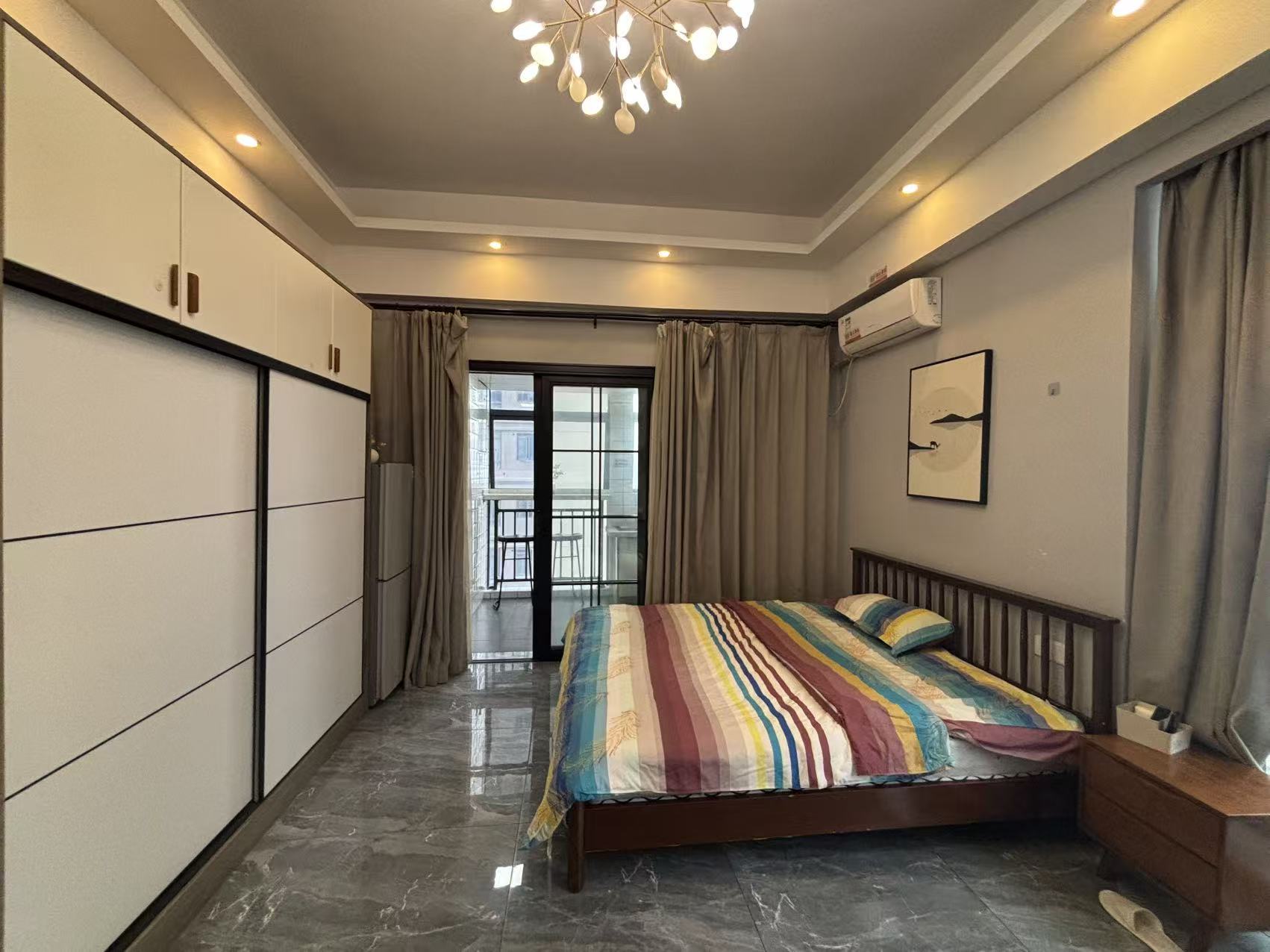 流金岁月-华晨国际 1室1厅1卫 30.00万 流金岁月-华晨国际 1室1厅1卫 30.00万室内图