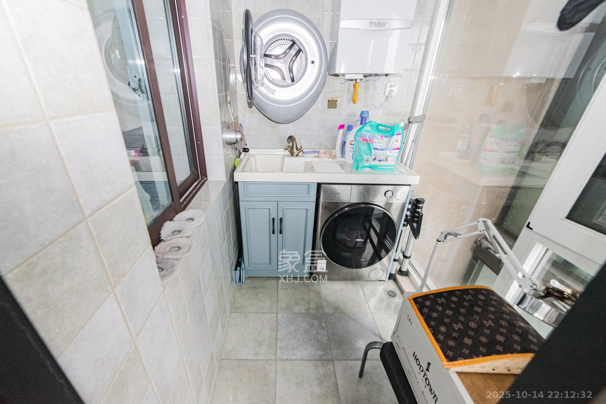 北辰三角洲C3区 5室2厅3卫 280.0万 北辰三角洲C3区 5室2厅3卫 280.0万阳台