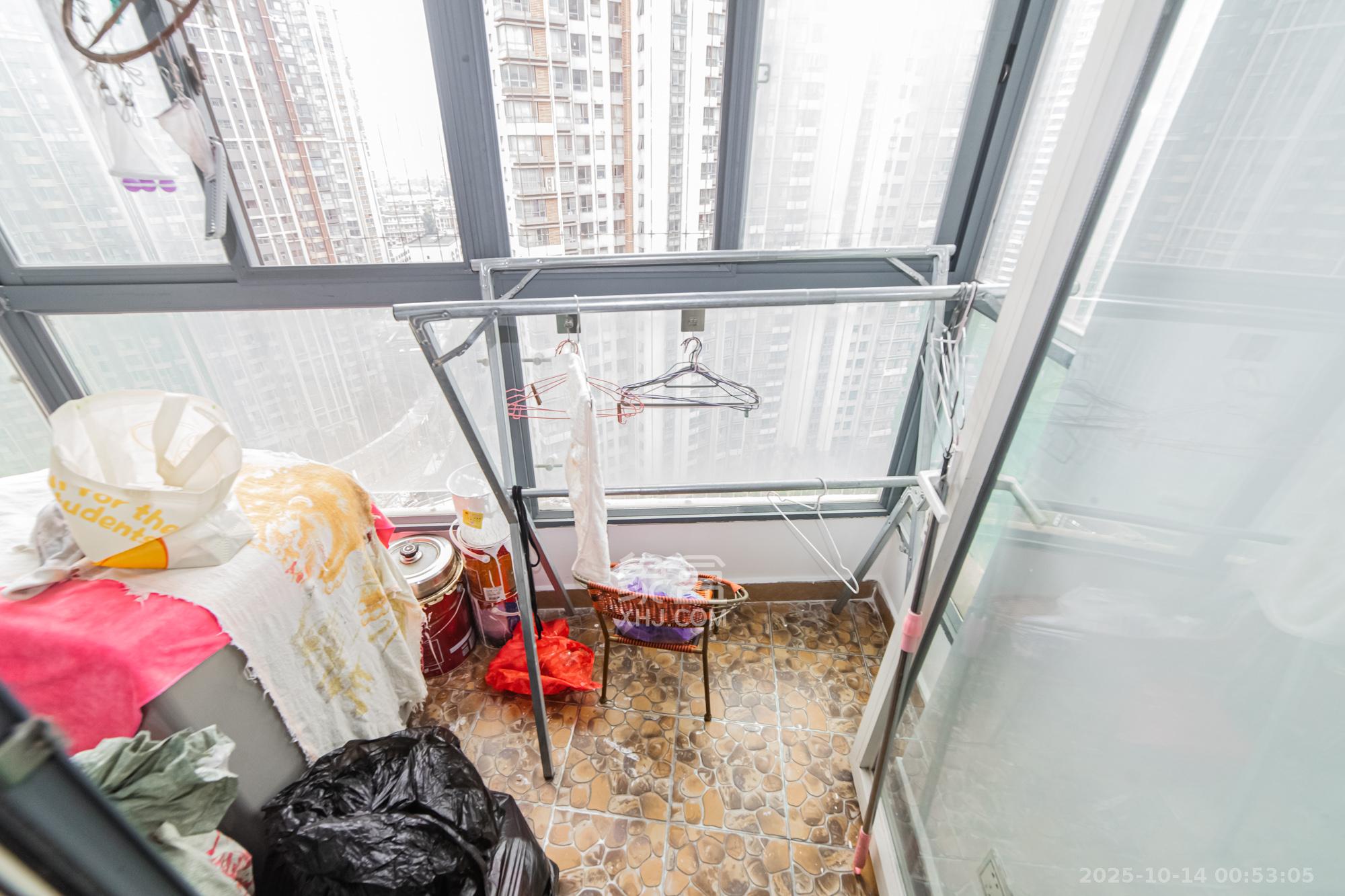 北辰三角洲D3区  2室2厅1卫    88.0万阳台