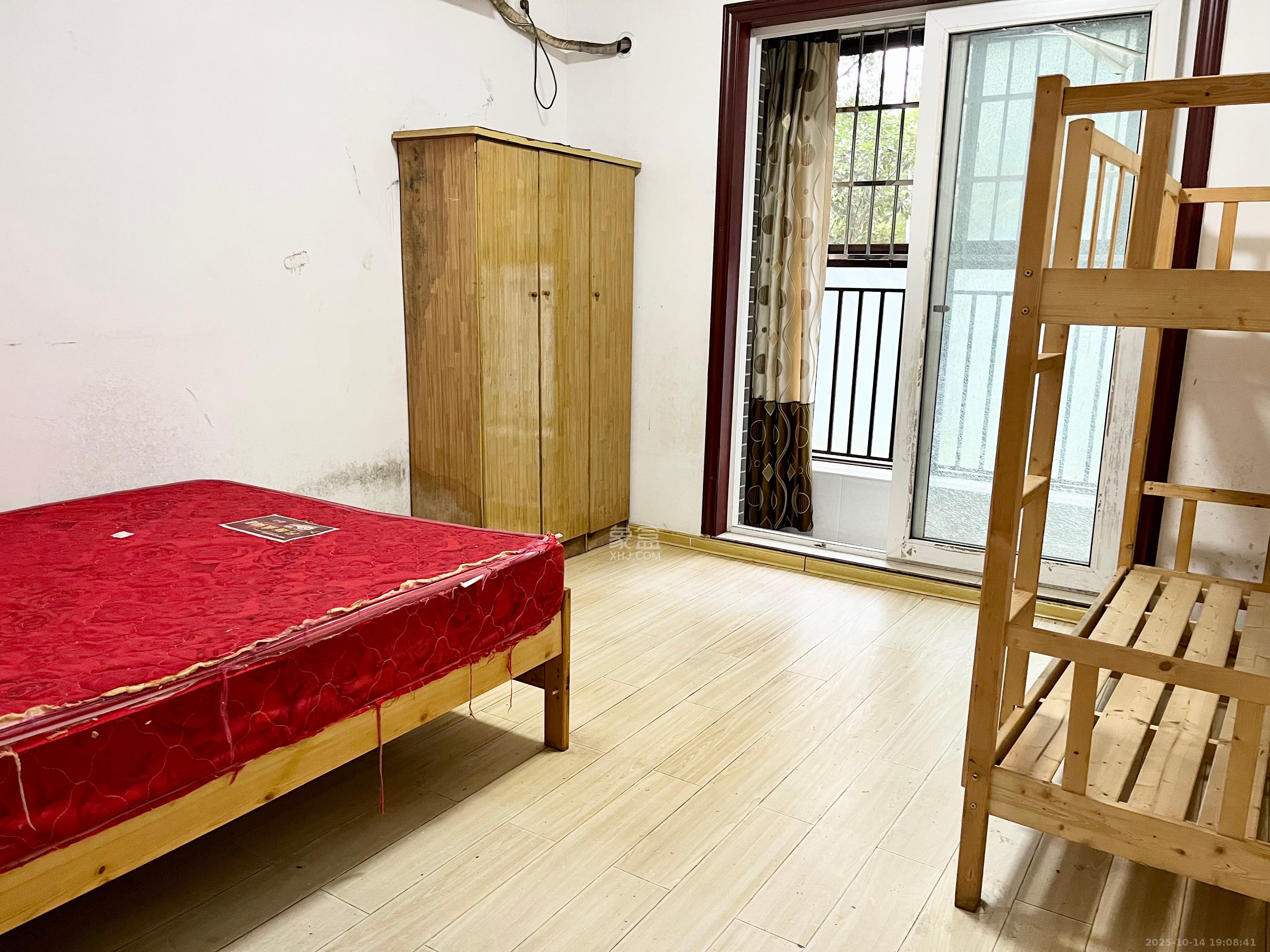 万国城(当代满庭春MOMA)一期  1室2厅1卫    1600.0元/月 万国城(当代满庭春MOMA)一期  1室2厅1卫    1600.0元/月室内图