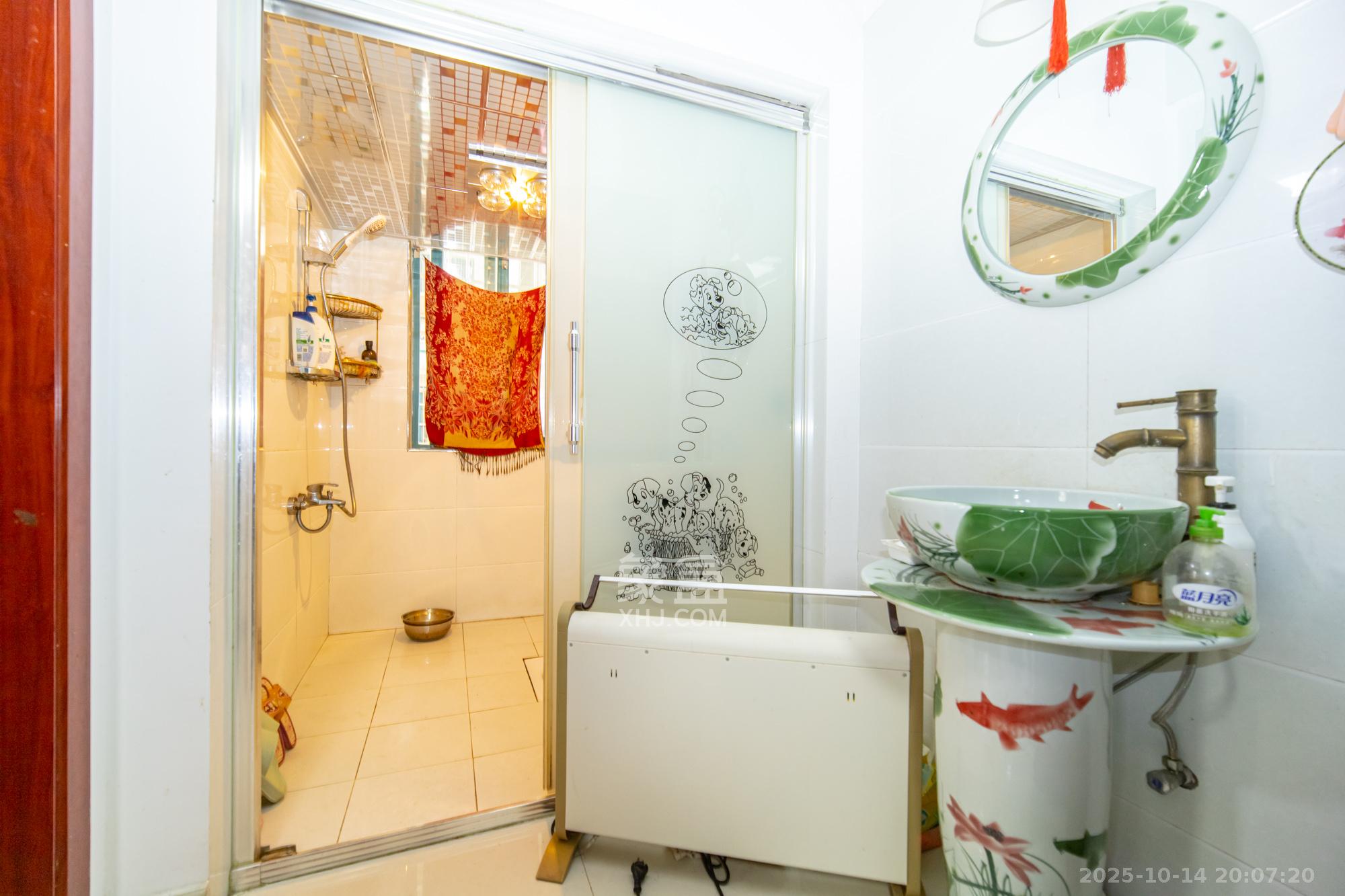 蝴蝶谷  1室2厅1卫    24.8万卫生间