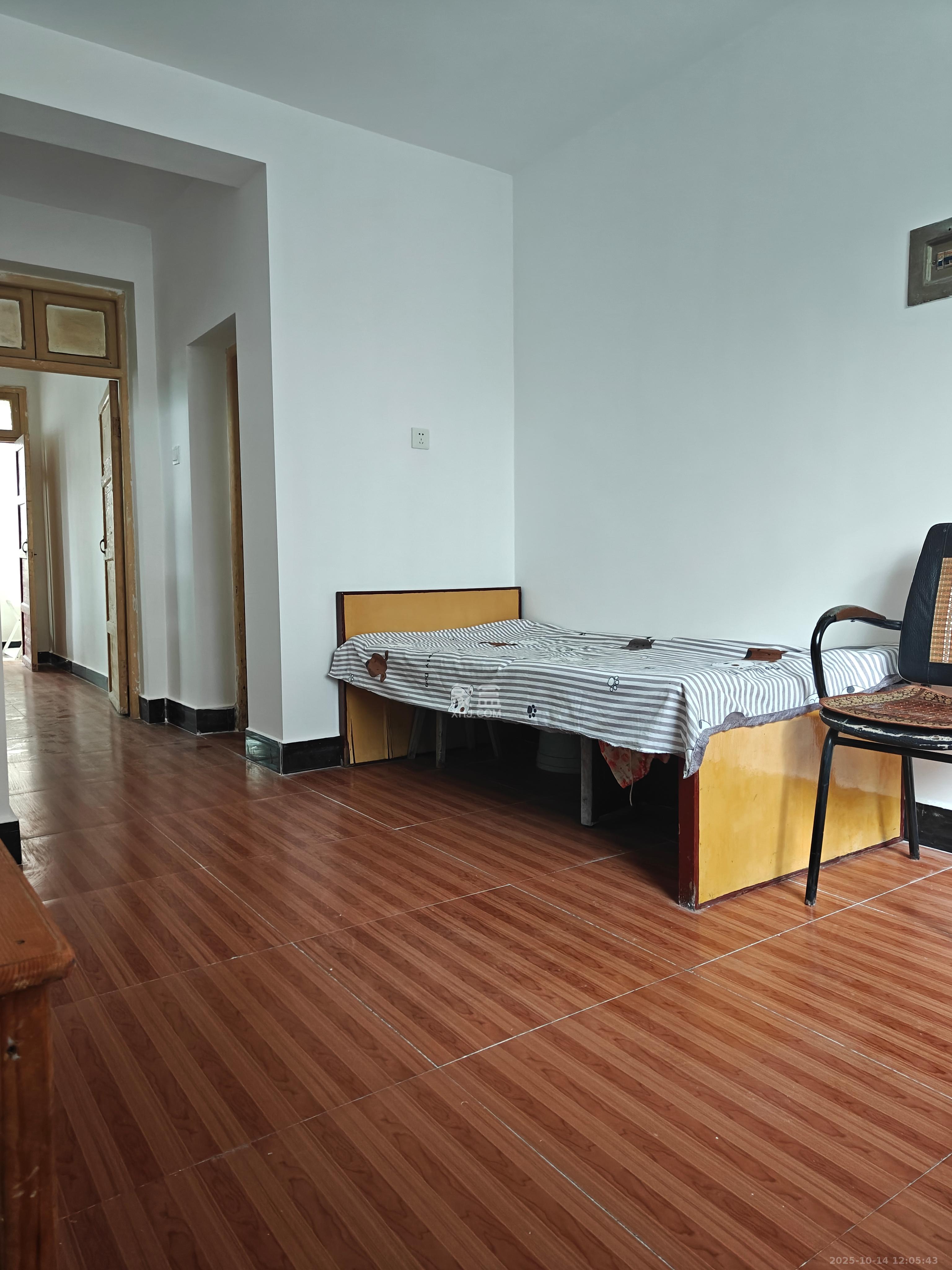 白沙公寓  1室1厅1卫    1000.0元/月室内图