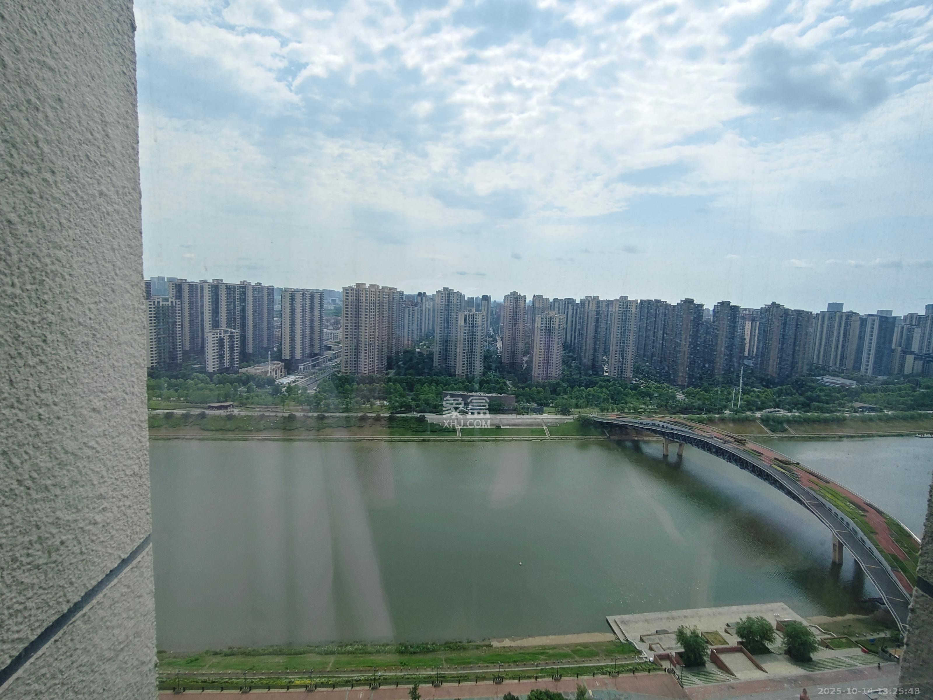 红橡华园(菲莎公馆)  1室1厅1卫    1600.0元/月室内图