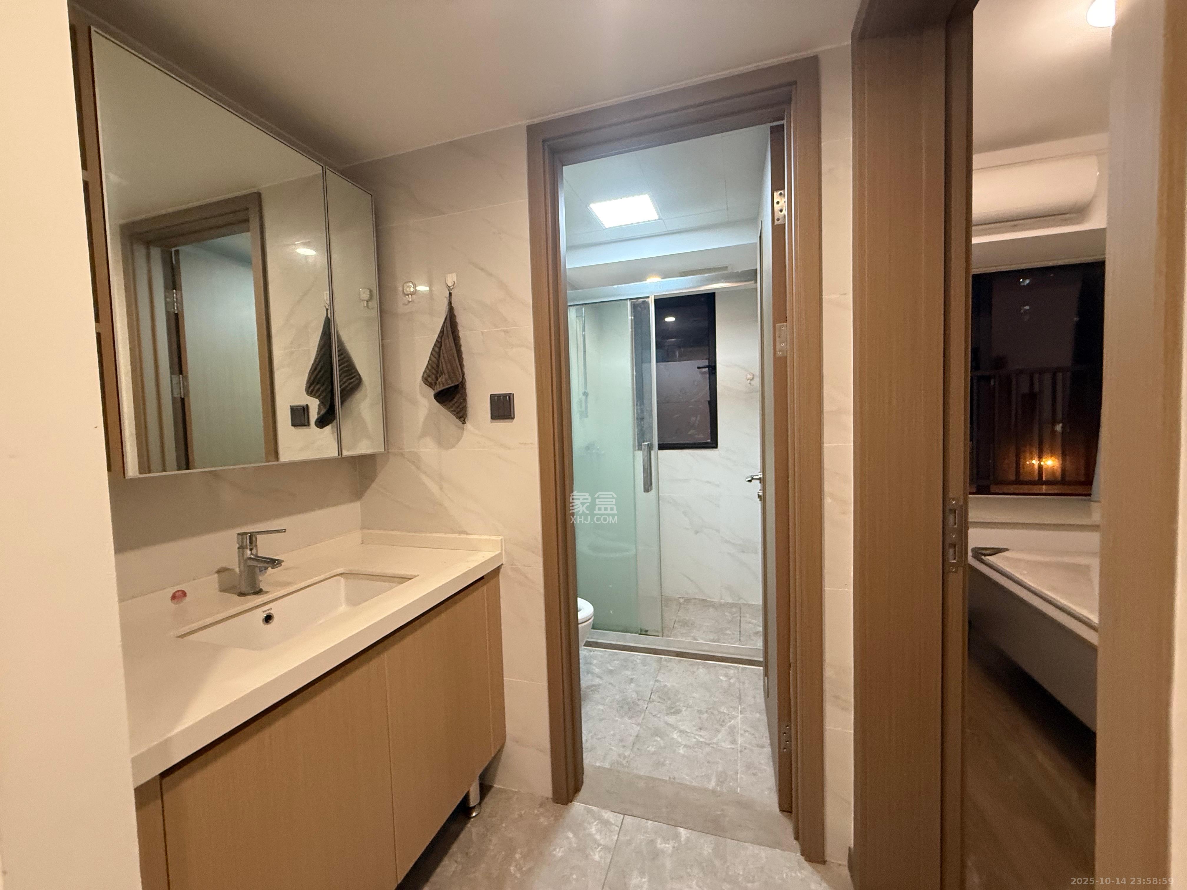 招商华发依云曦城  4室2厅2卫    2680.0元/月 招商华发依云曦城  4室2厅2卫    2680.0元/月室内图