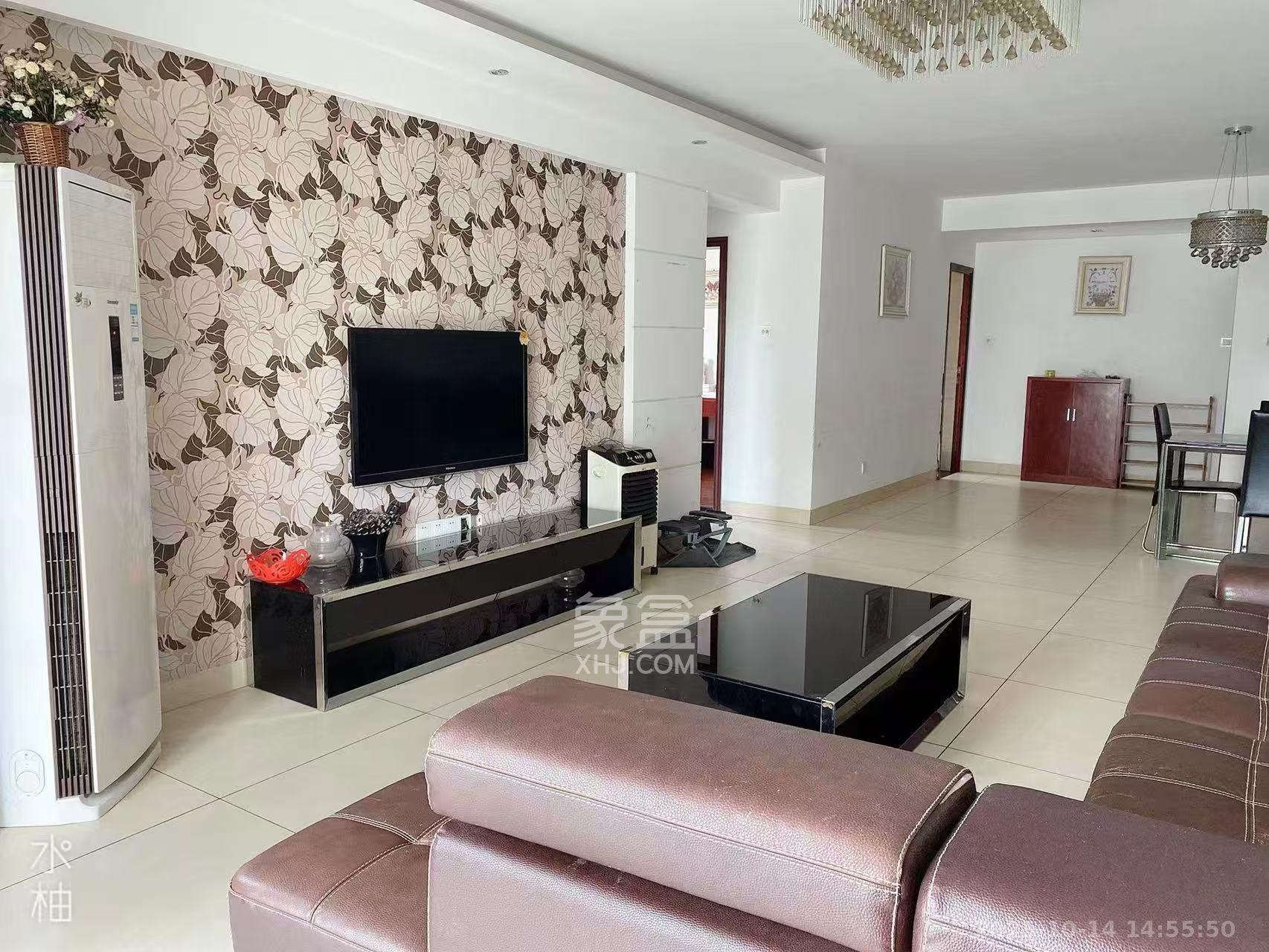 香河公寓  3室2厅2卫    2000.0元/月 香河公寓  3室2厅2卫    2000.0元/月室内图