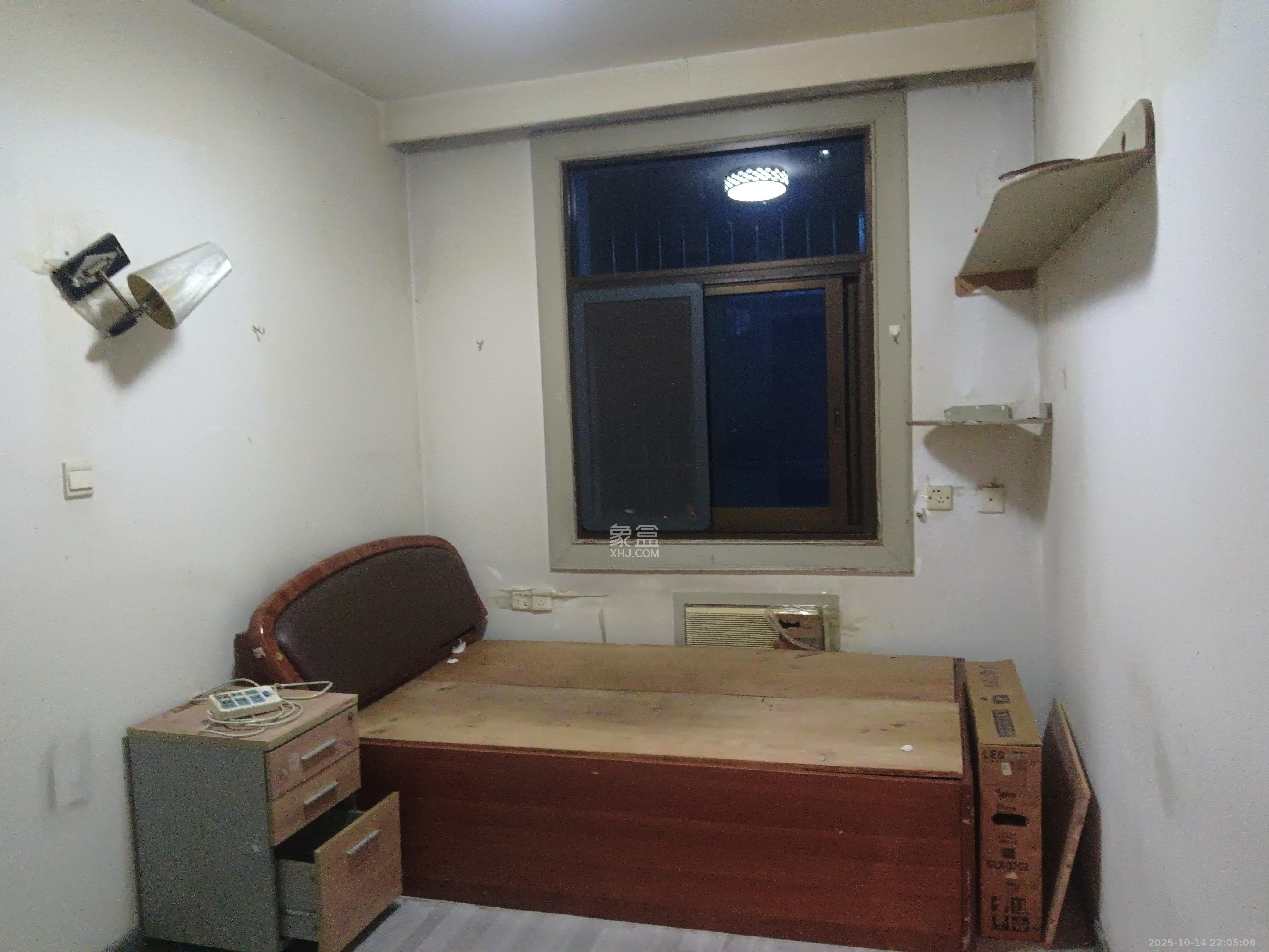 赤岗小区(一二三片)  2室1厅1卫    1400.0元/月 赤岗小区(一二三片)  2室1厅1卫    1400.0元/月室内图