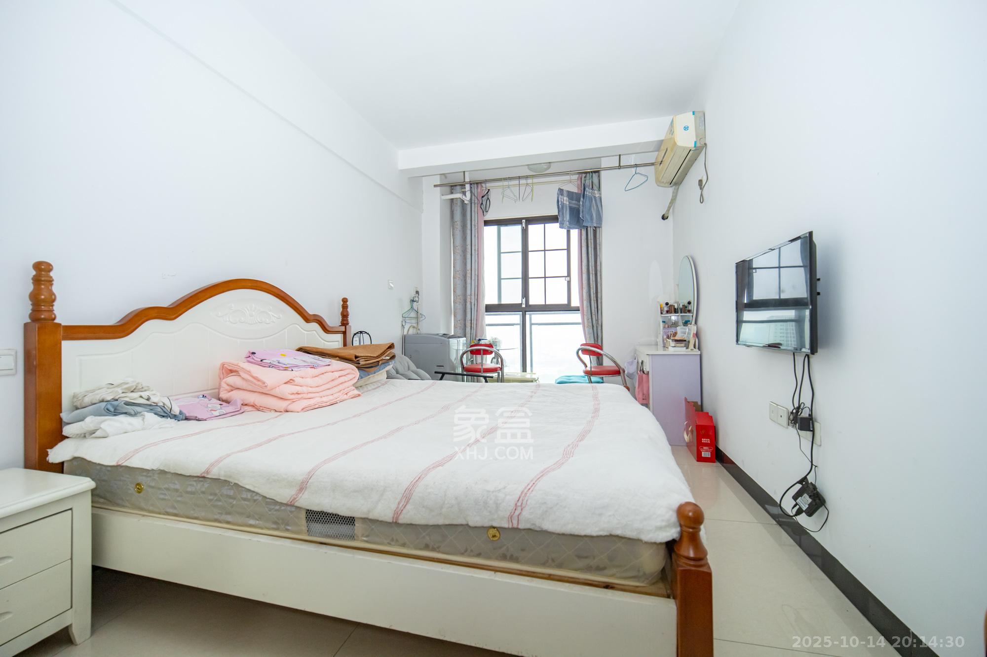 金科时代中心  1室0厅0卫    17.0万客厅