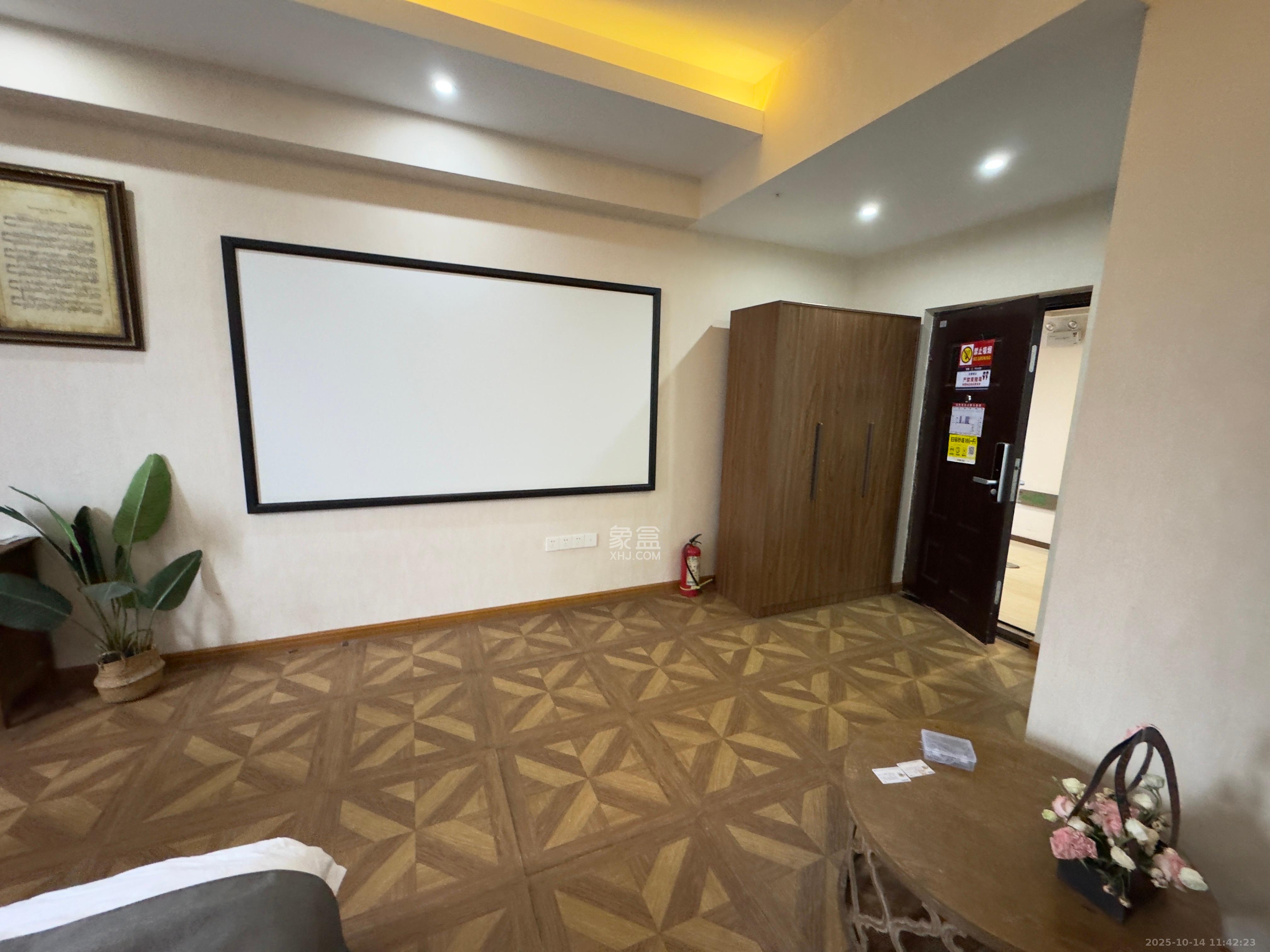 洋湖时代  1室0厅0卫    1100.0元/月 洋湖时代  1室0厅0卫    1100.0元/月室内图