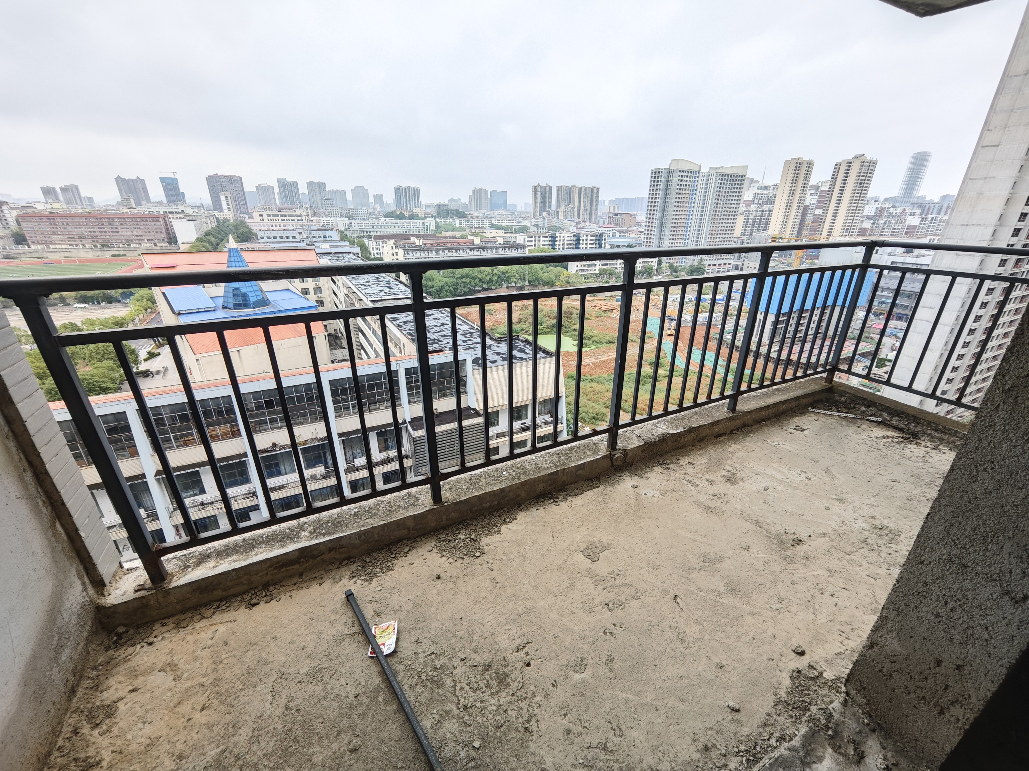 南风苑 3室2厅2卫 65.8万 南风苑 3室2厅2卫 65.8万客厅