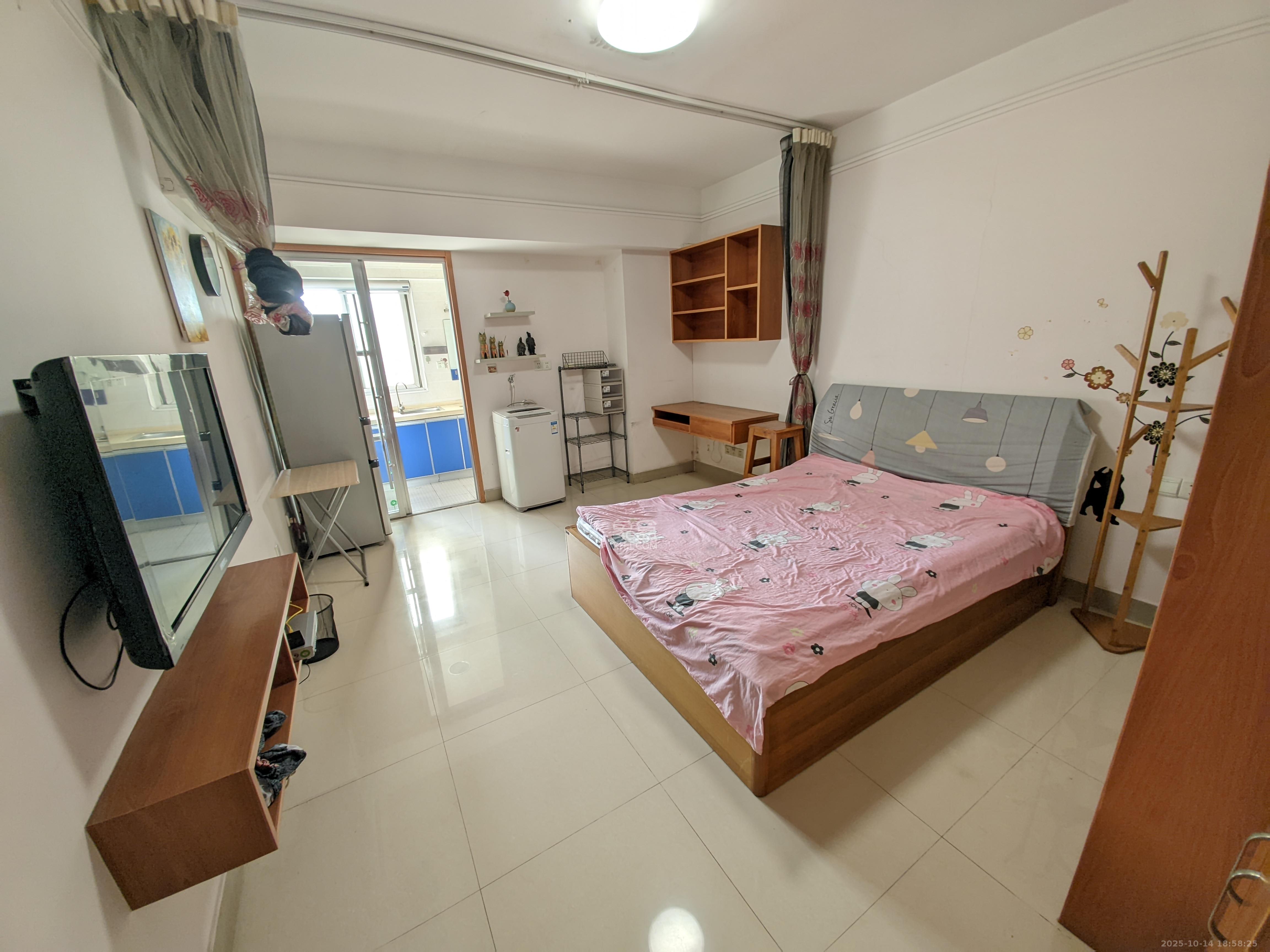 汇都公寓  1室0厅0卫    1300.0元/月