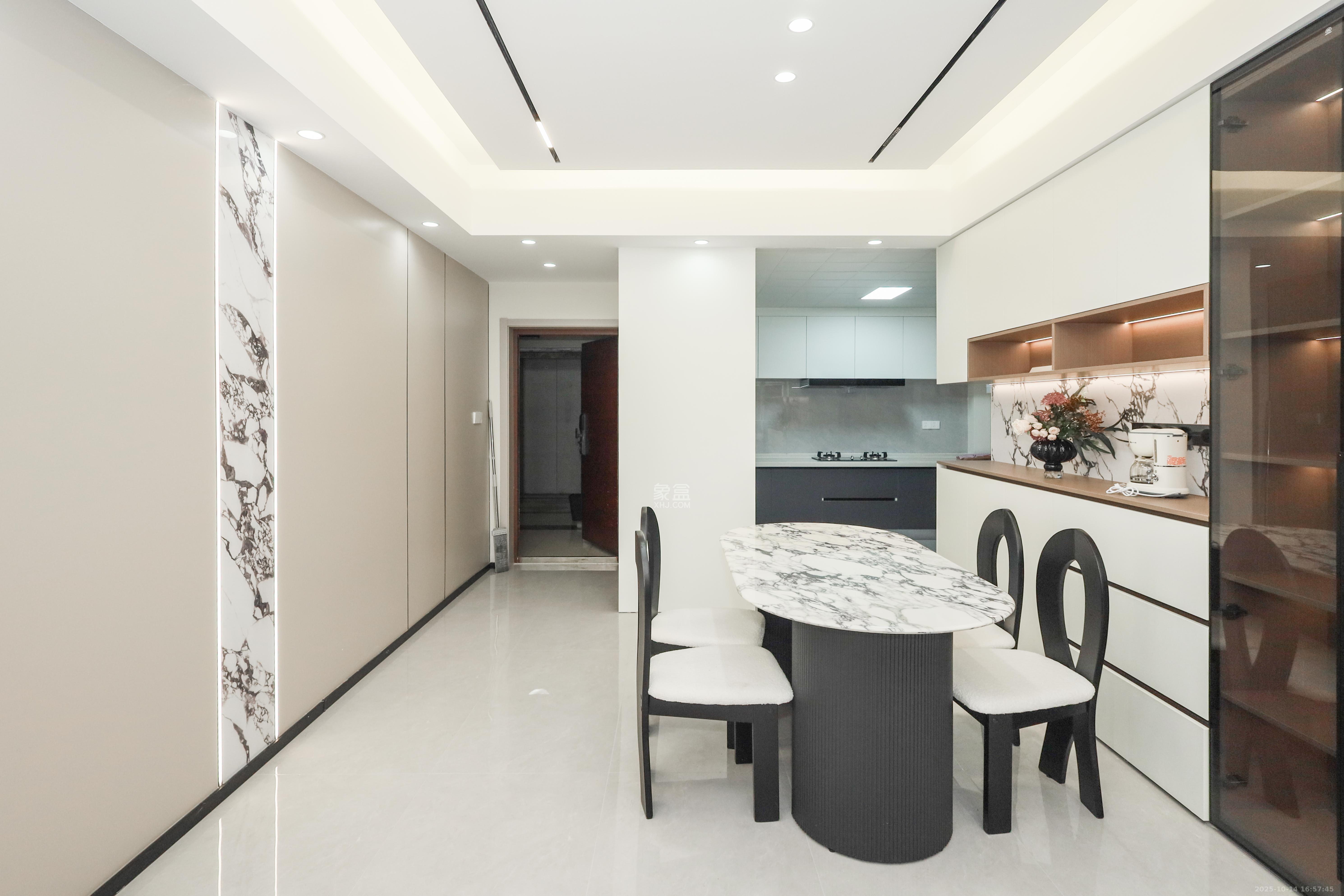 天元涉外景园C区  3室2厅2卫    110.0万其他