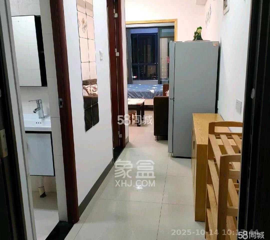 兰亭峰景  1室1厅1卫    1800.0元/月室内图