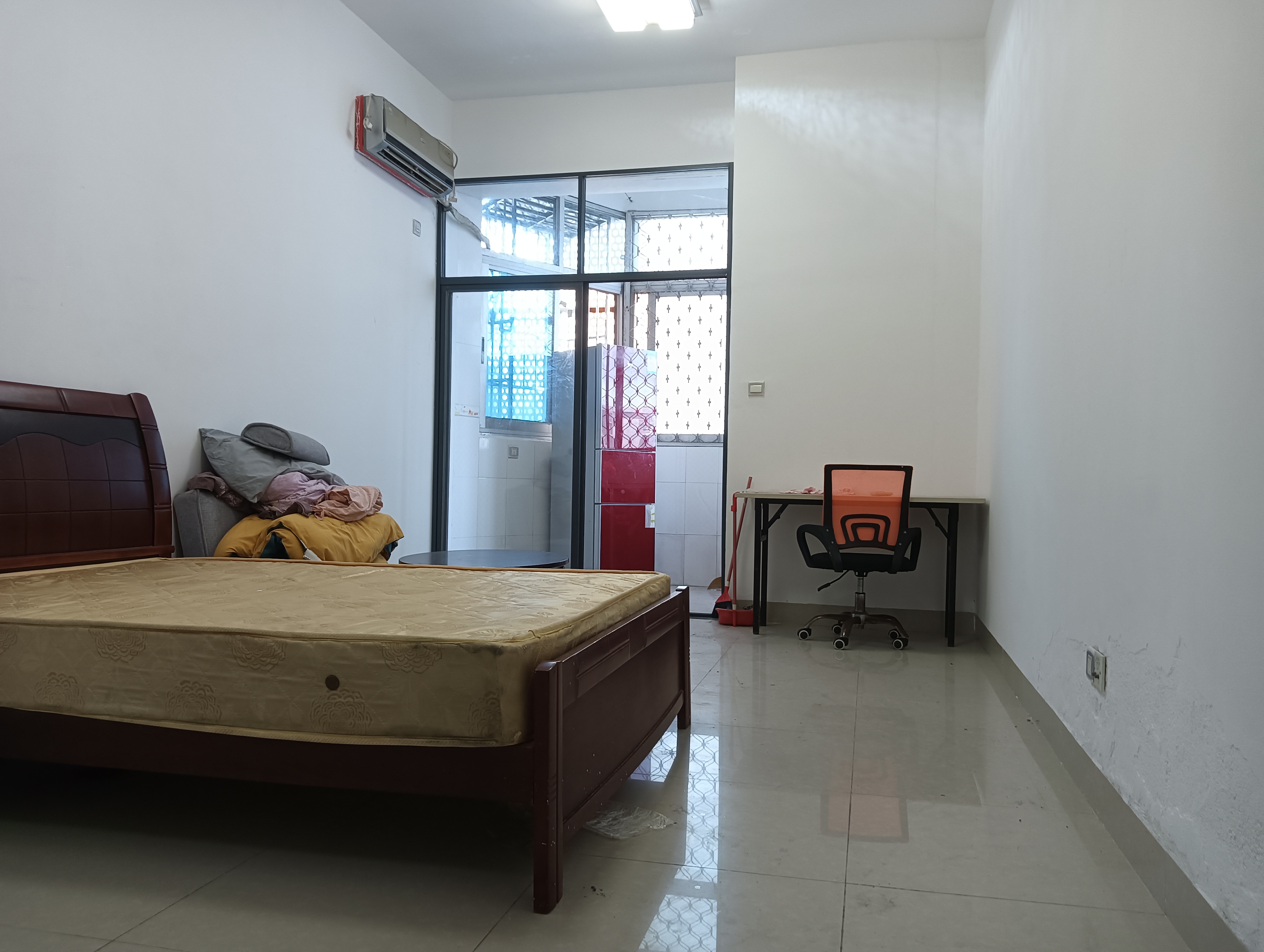 海外大厦  1室0厅1卫    1000.0元/月室内图