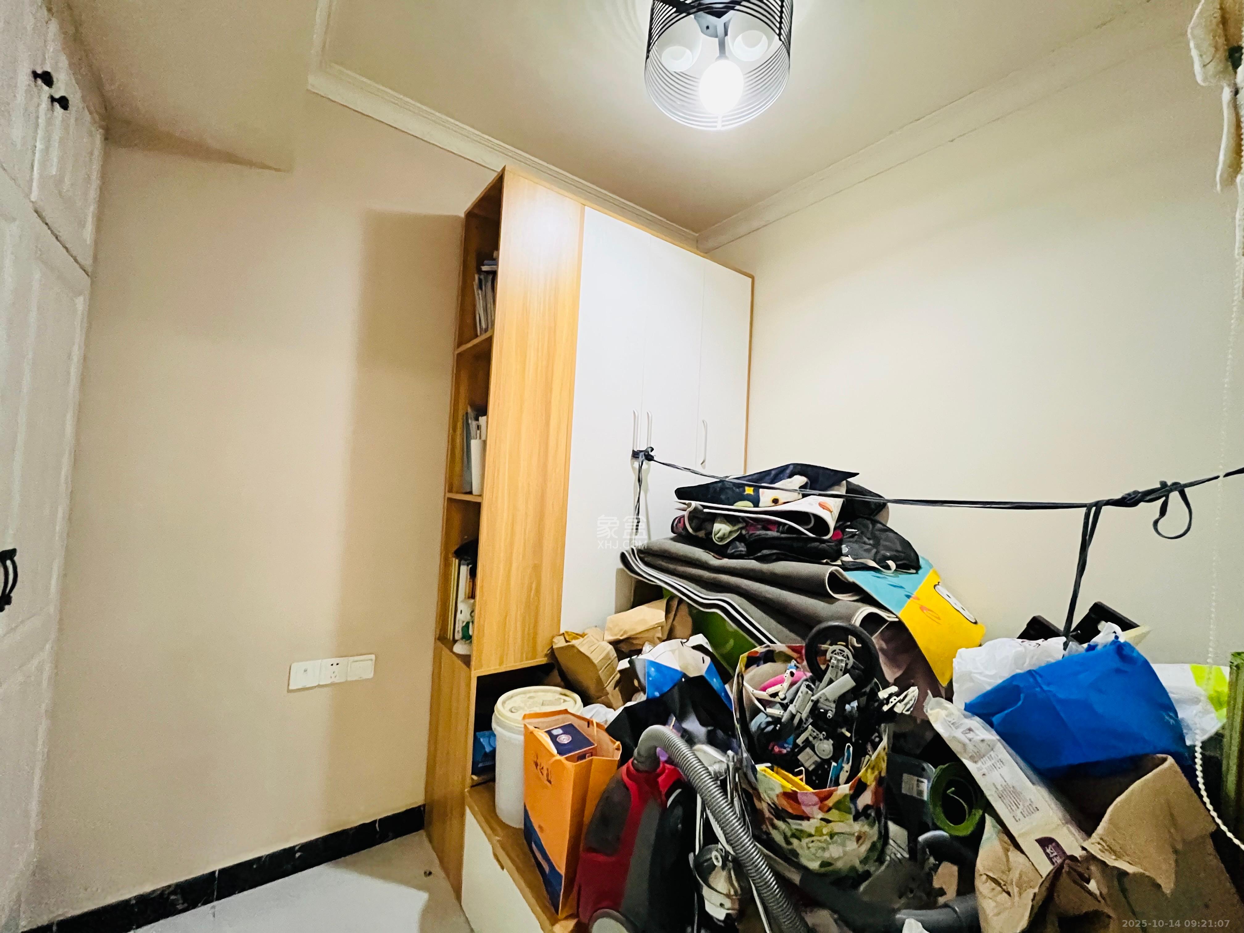 鑫远御文台二期  2室2厅1卫    2100.0元/月 鑫远御文台二期  2室2厅1卫    2100.0元/月室内图