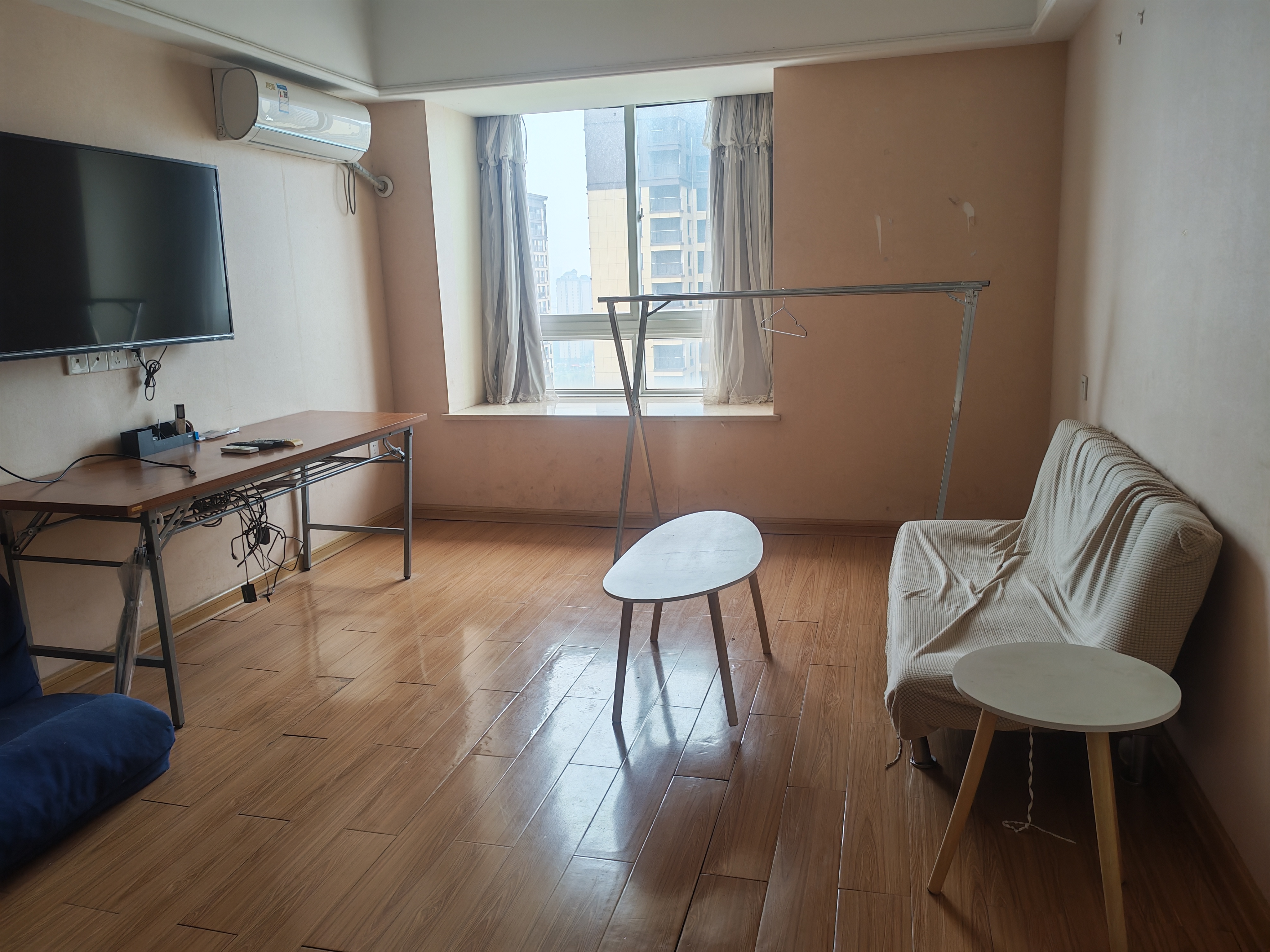 佳源罗马都市  1室1厅1卫    1600.0元/月