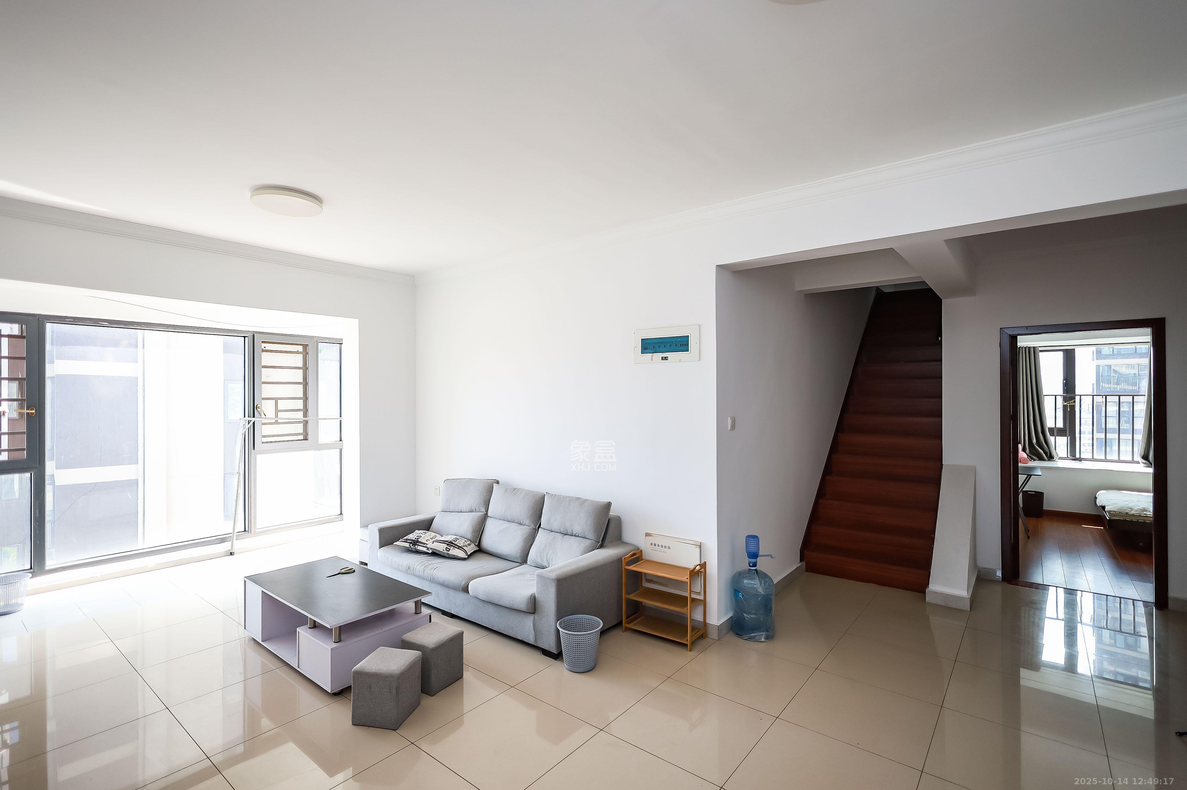 金辉优步花园  3室2厅2卫    2600.0元/月 金辉优步花园  3室2厅2卫    2600.0元/月室内图