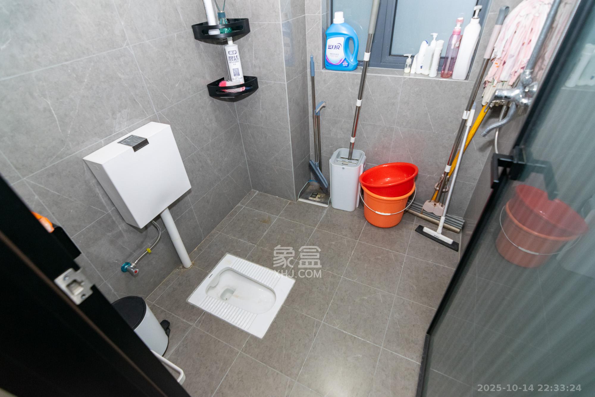 澳海月亮湾 3室2厅1卫 82.0万 澳海月亮湾 3室2厅1卫 82.0万卫生间