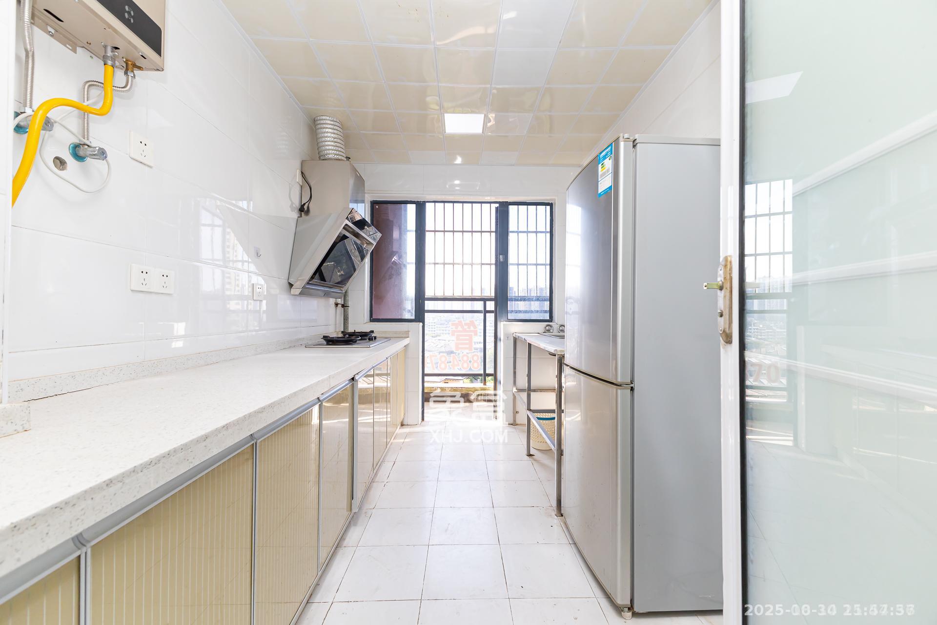 珠江东方明珠(新地东方明珠)三期  4室2厅2卫    1500.0元/月 珠江东方明珠(新地东方明珠)三期  4室2厅2卫    1500.0元/月室内图