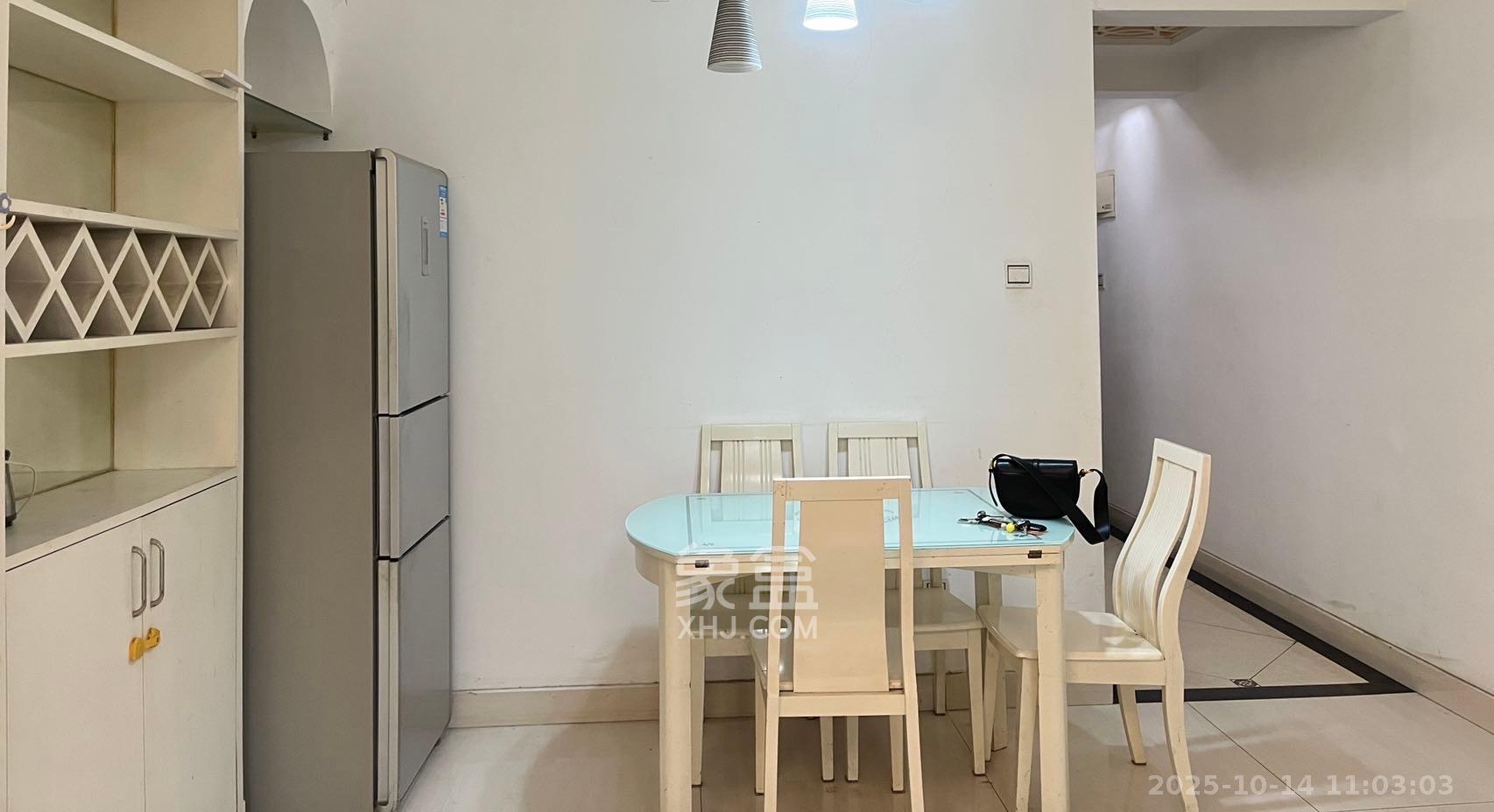 上海城小区 3室2厅2卫 2150.0元/月 上海城小区 3室2厅2卫 2150.0元/月室内图