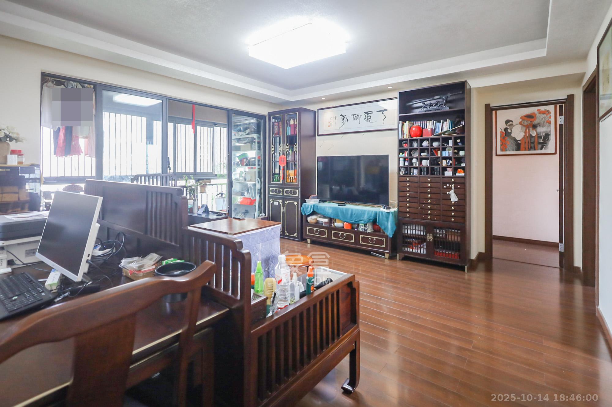 万科里金域国际  4室2厅2卫    258.0万