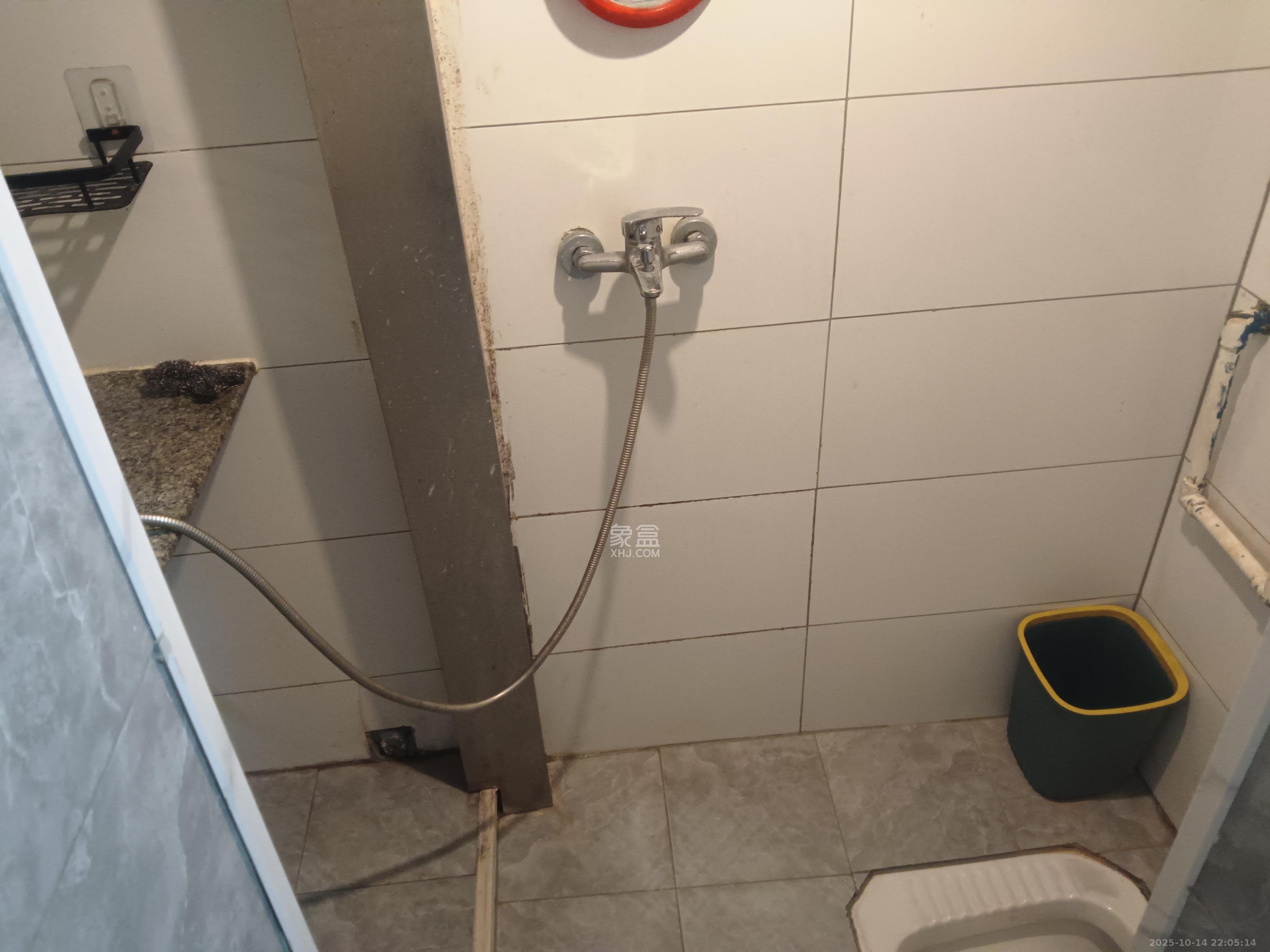 赤岗小区(一二三片)  2室1厅1卫    1400.0元/月 赤岗小区(一二三片)  2室1厅1卫    1400.0元/月室内图