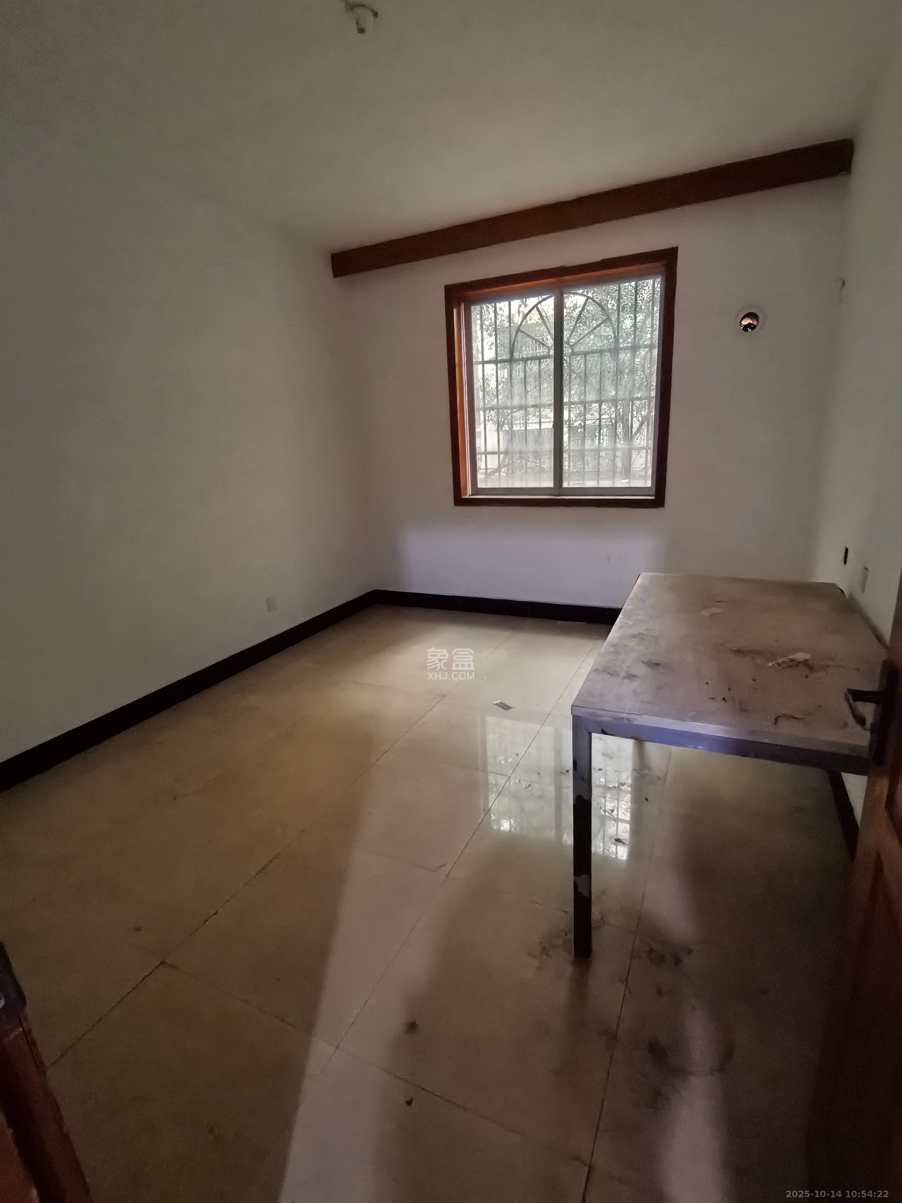 中南汽车世界  3室2厅1卫    1000.0元/月 中南汽车世界  3室2厅1卫    1000.0元/月室内图