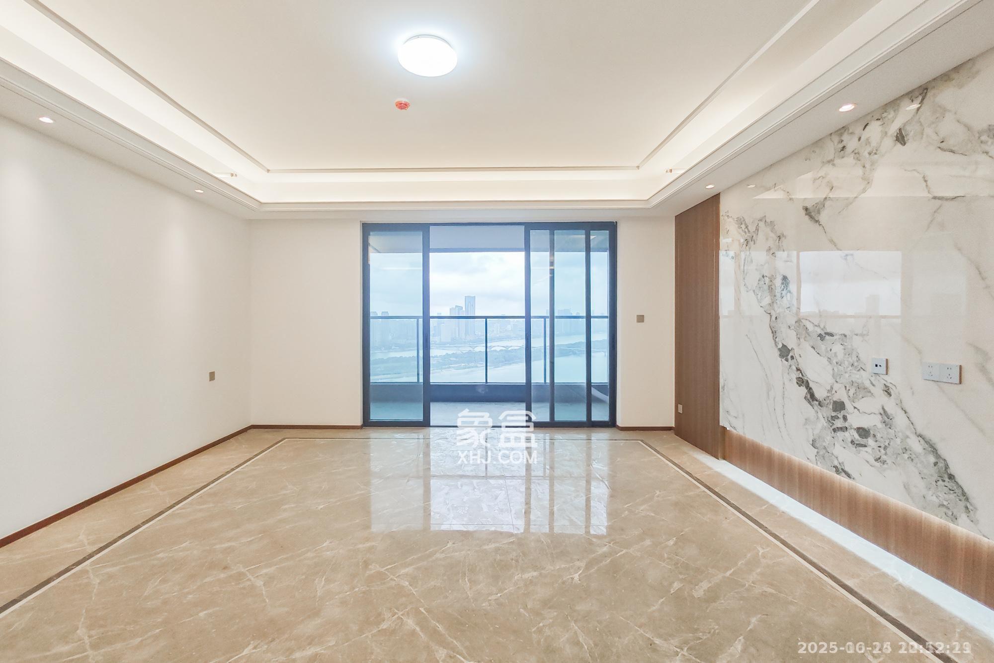 江山印  4室2厅3卫    12000.0元/月 江山印  4室2厅3卫    12000.0元/月室内图