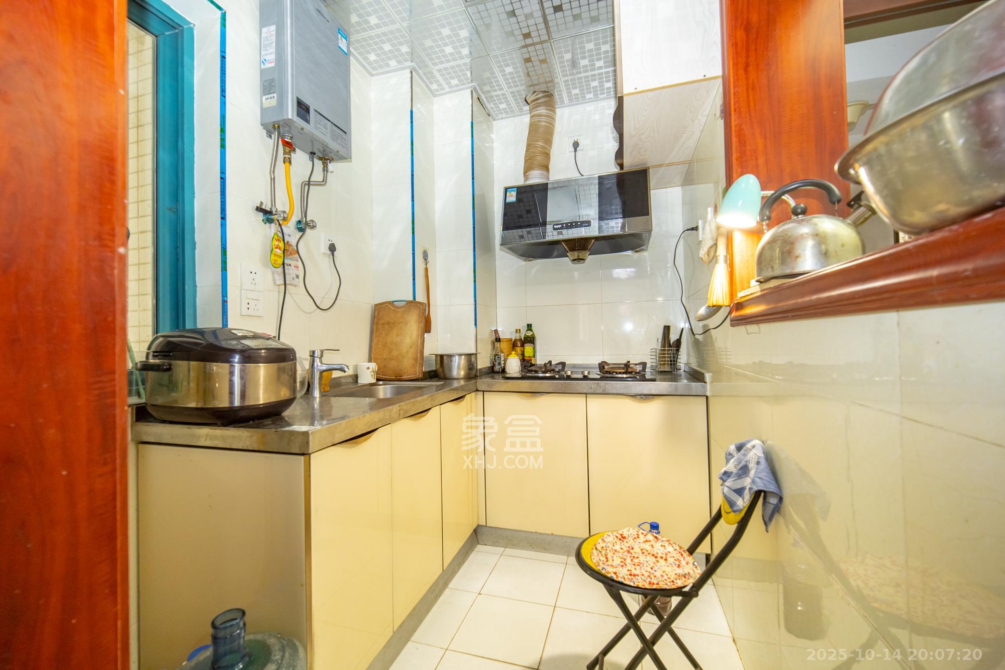 蝴蝶谷  1室2厅1卫    24.8万厨房