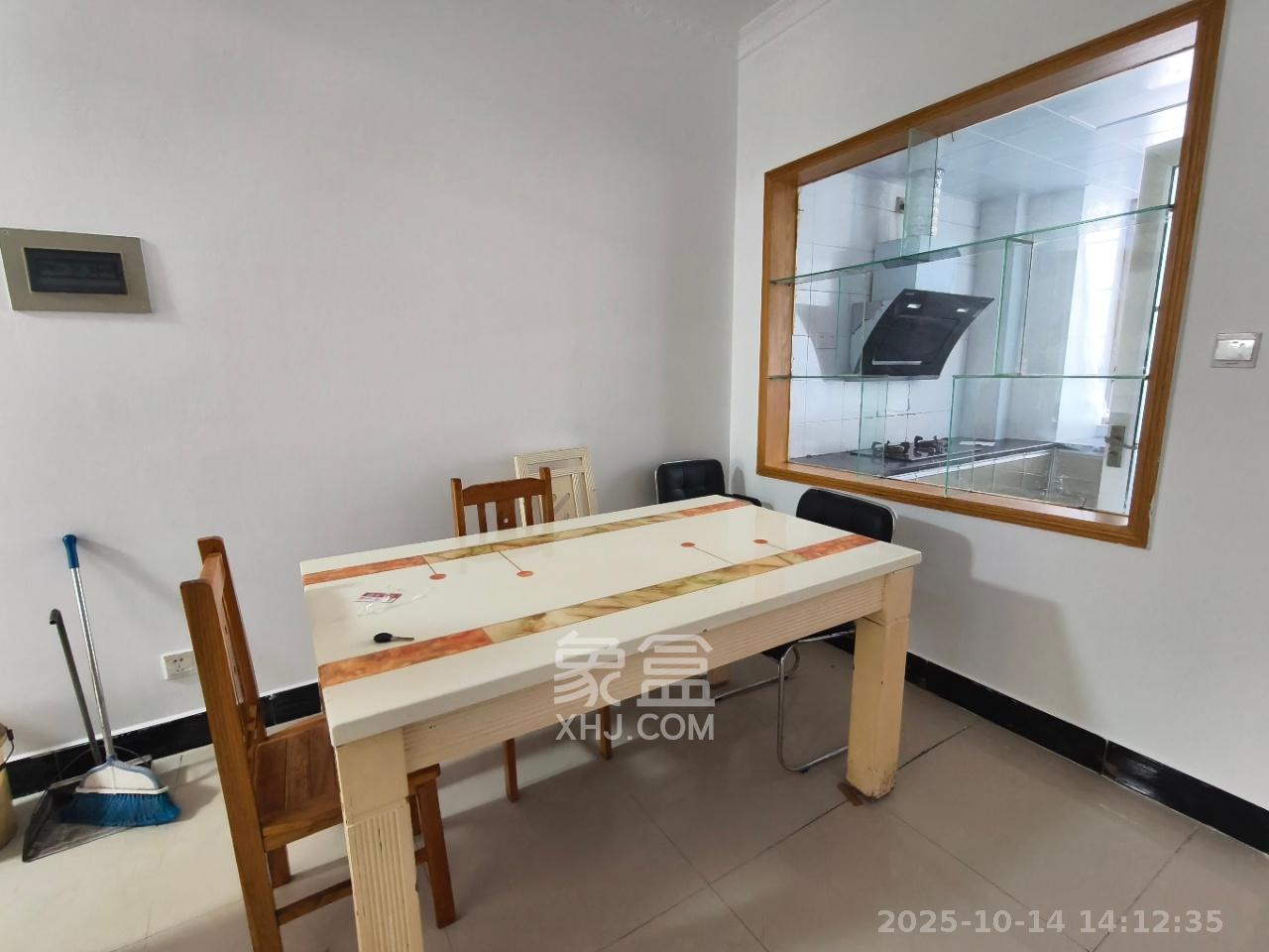 金石蓉园  2室2厅1卫    1600.0元/月室内图