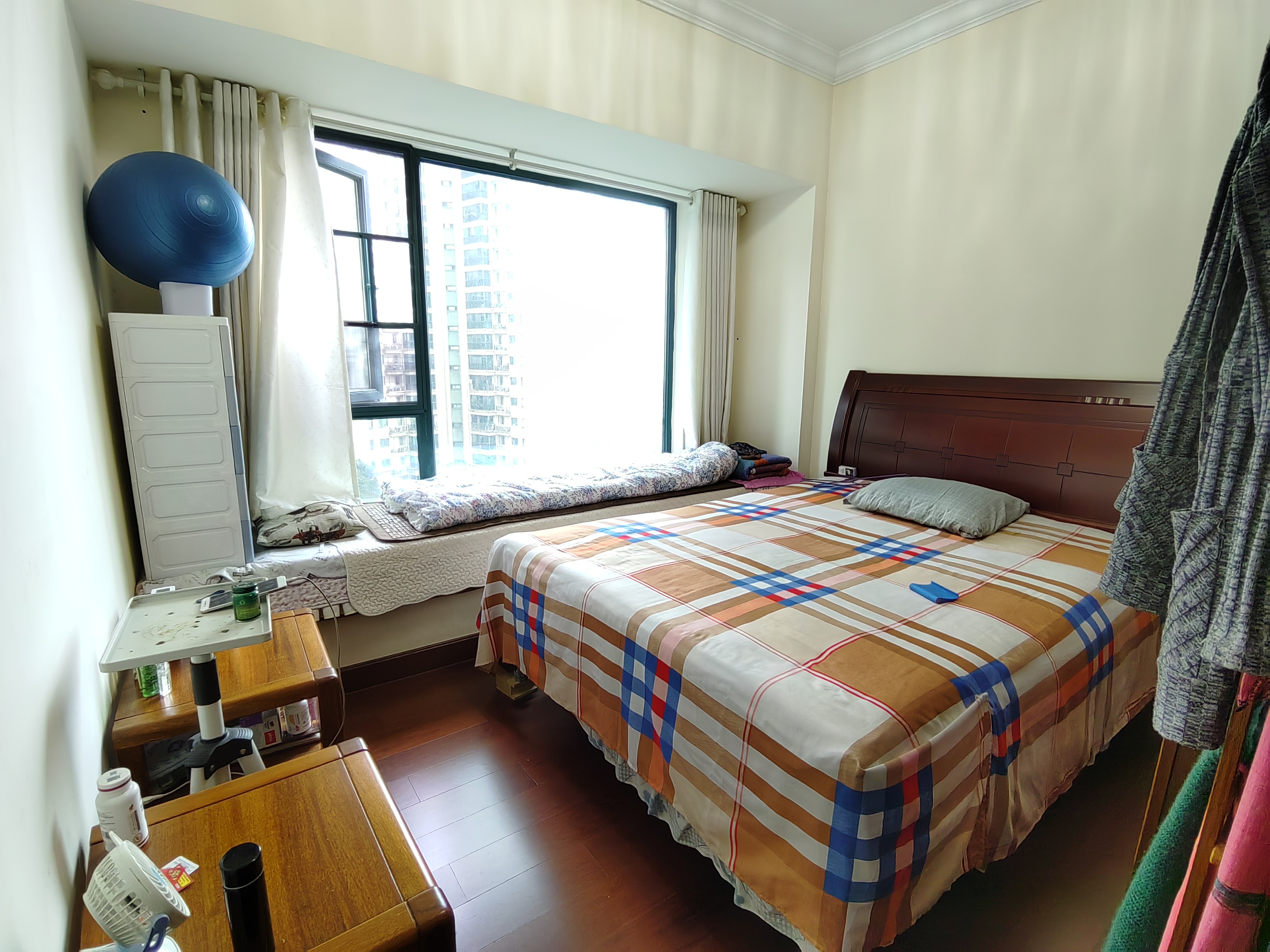 恒大绿洲  1室1厅1卫    1400.0元/月 恒大绿洲  1室1厅1卫    1400.0元/月室内图