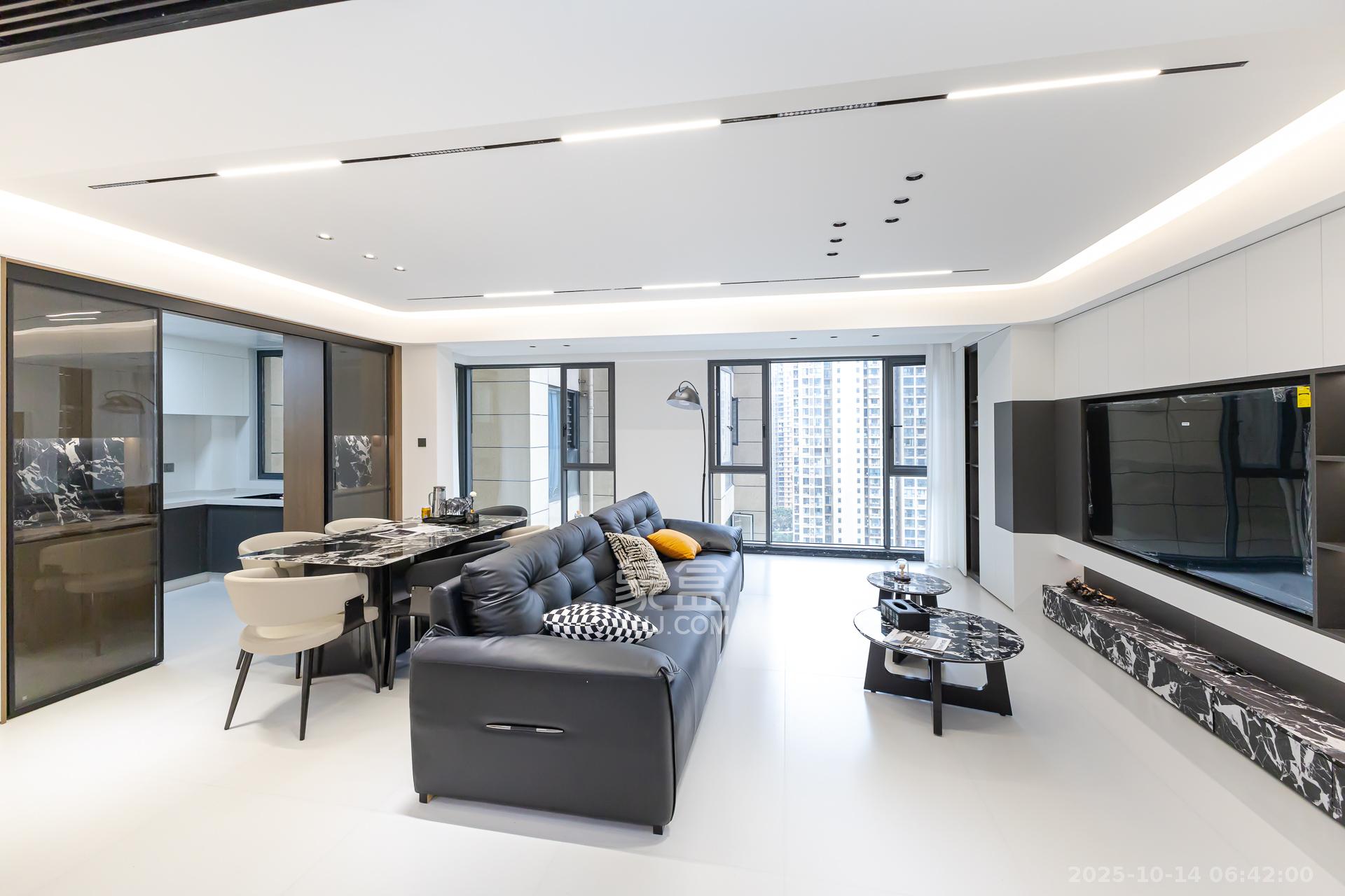 明发阅江悦府  4室2厅2卫    124.5万