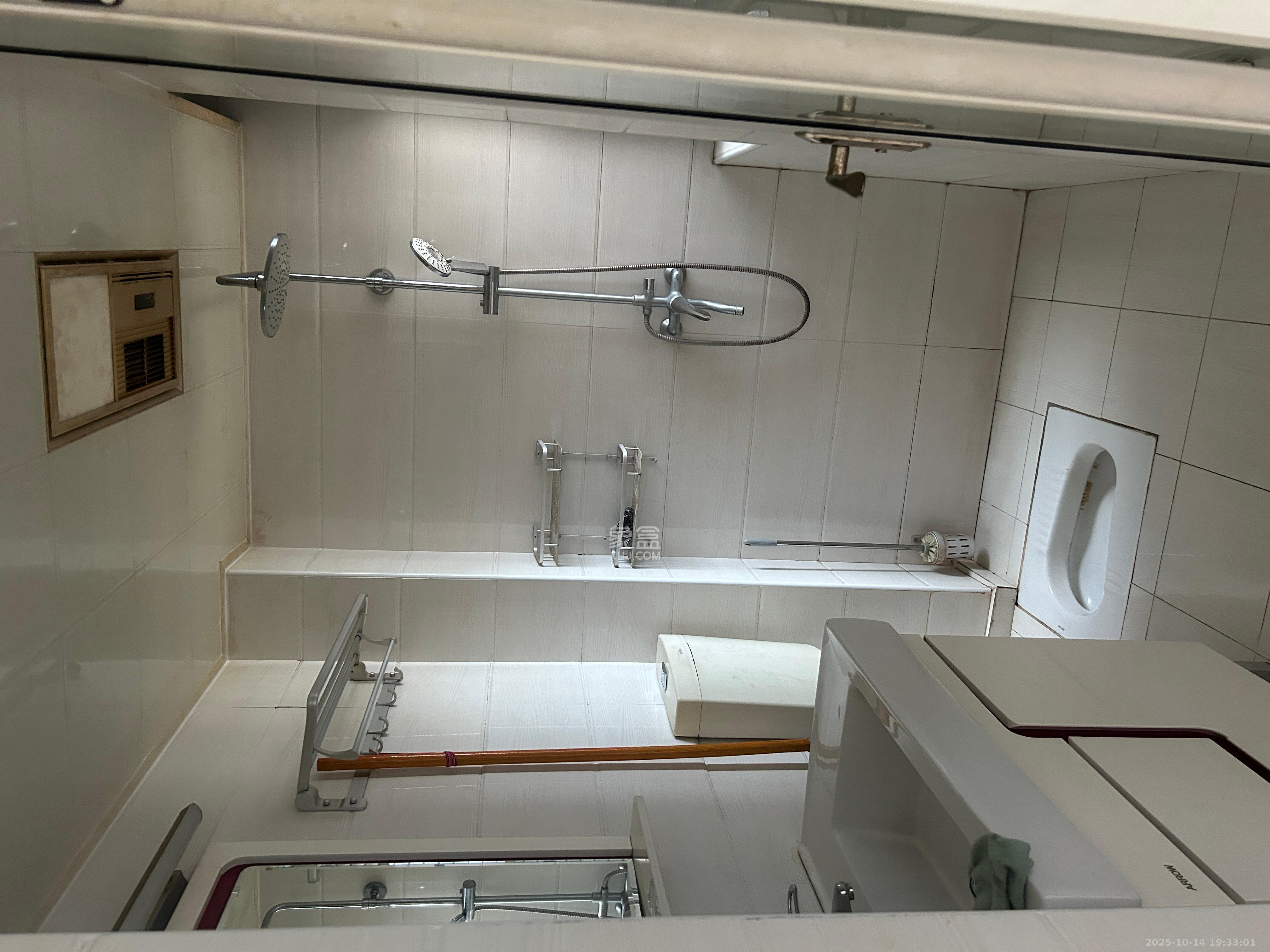 长城雅苑  2室2厅1卫    2300.0元/月 长城雅苑  2室2厅1卫    2300.0元/月室内图