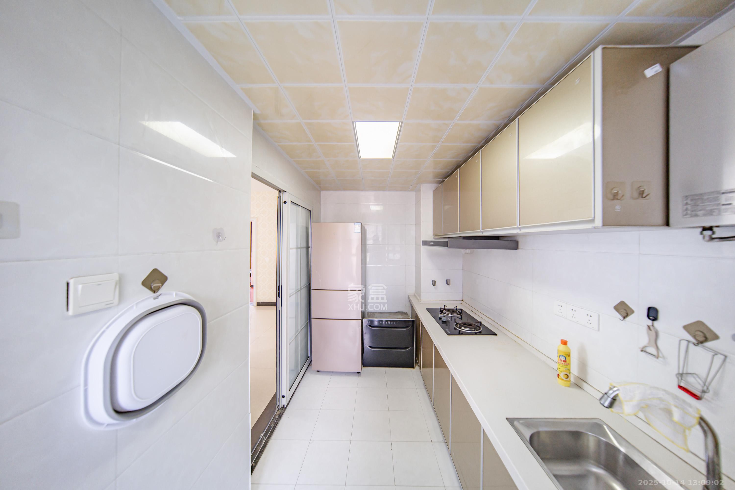 湘熙水郡（观澜海赋家园）  4室2厅2卫    160.0万厨房