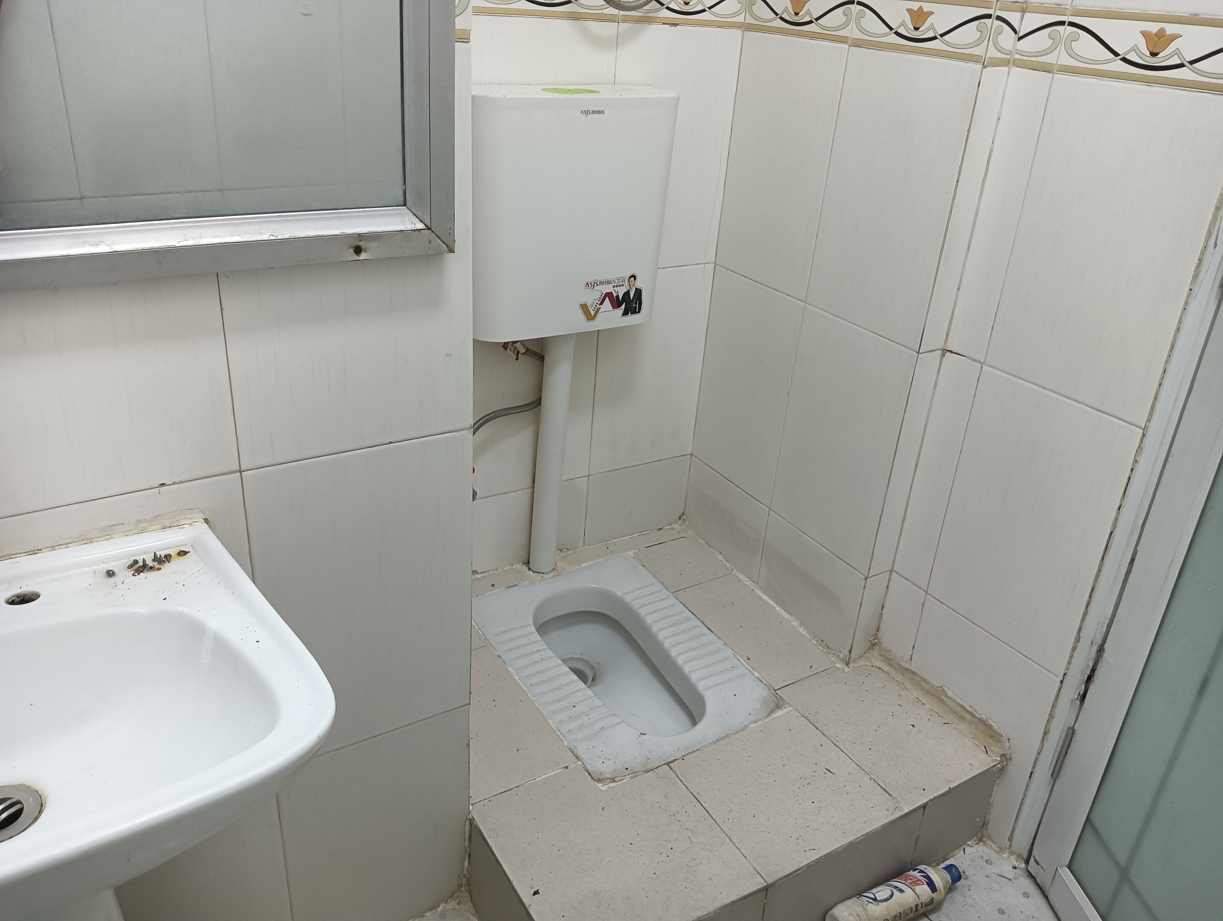 海外大厦  1室0厅1卫    1000.0元/月室内图