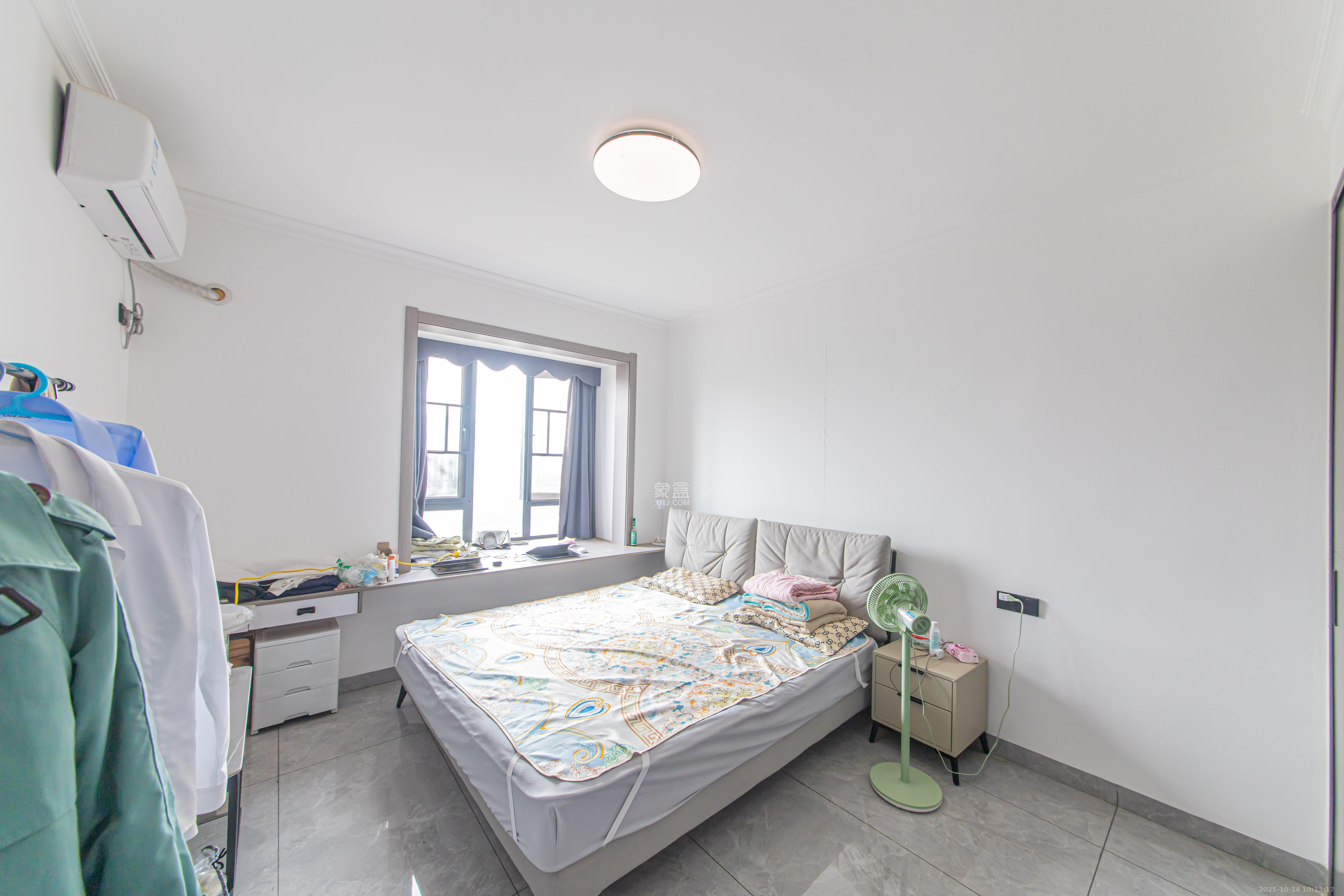 和泓融成府  3室2厅2卫    112.0万 和泓融成府  3室2厅2卫    112.0万卧室